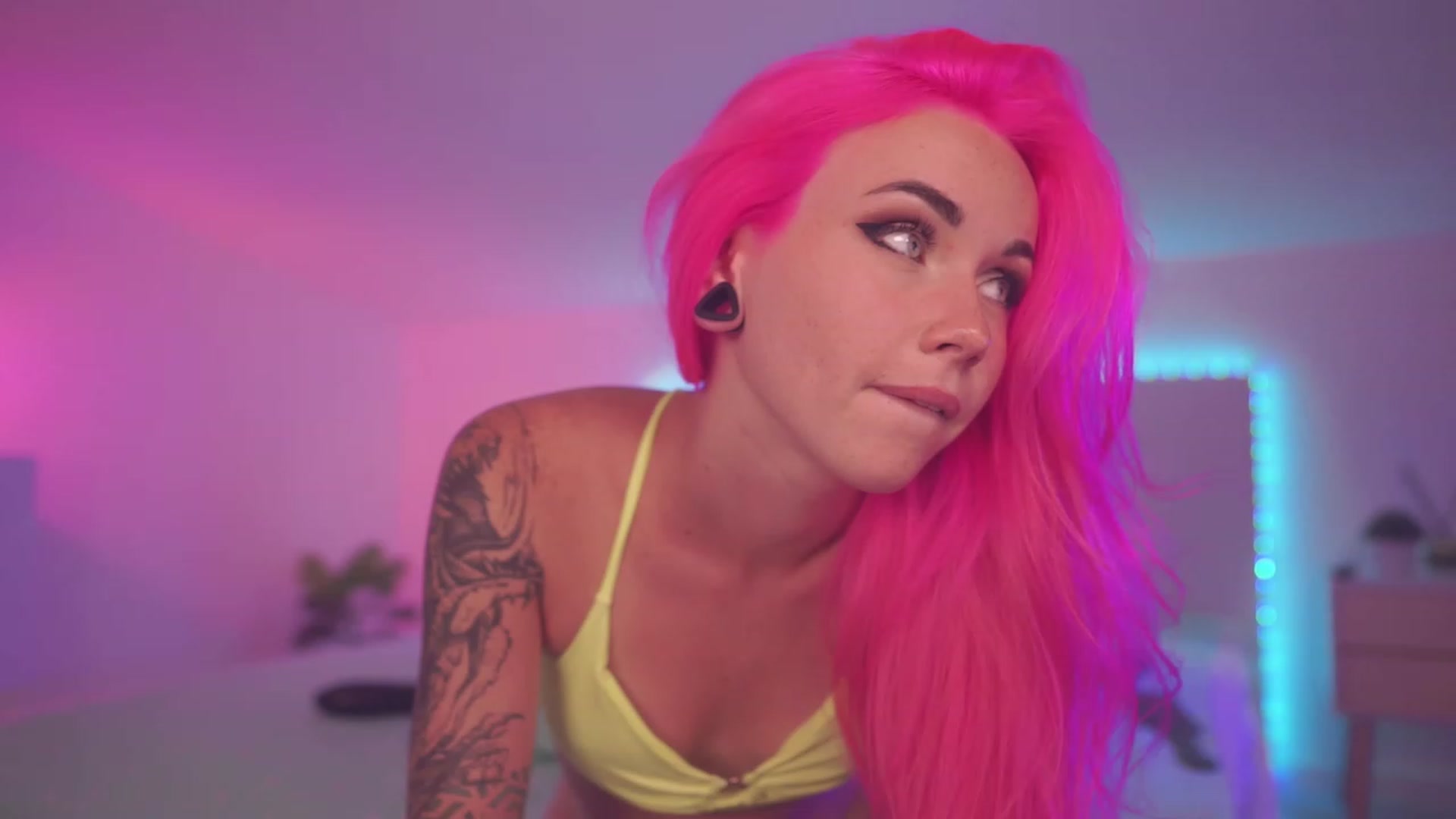 Gallery image thumbnail from Sarah_Pink's myfreecams stream on, 06/26/2023, 19:14 image 4 of 20