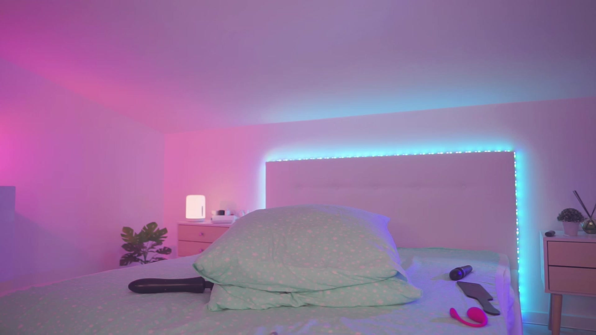 Gallery image thumbnail from Sarah_Pink's myfreecams stream on, 06/26/2023, 19:14 image 11 of 20
