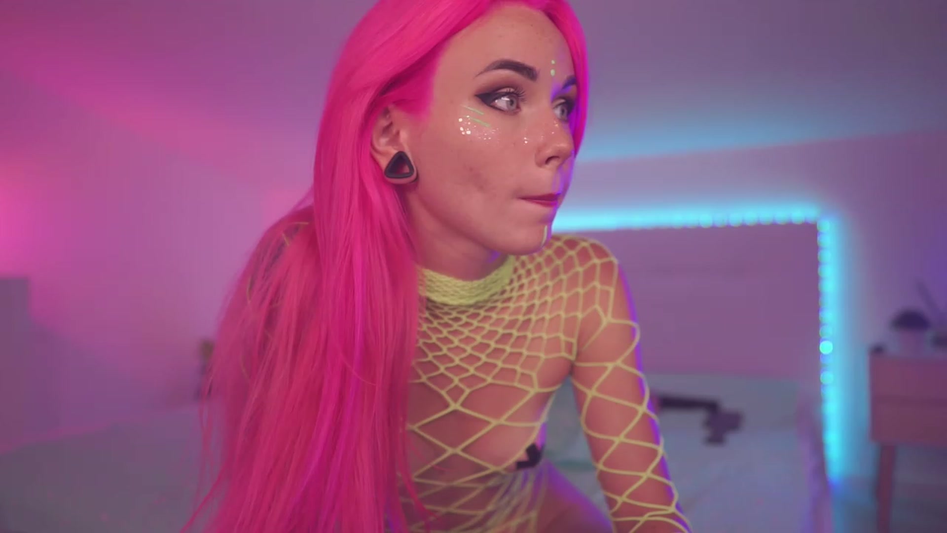 Gallery image thumbnail from Sarah_Pink's myfreecams stream on, 06/27/2023, 19:52 image 7 of 20