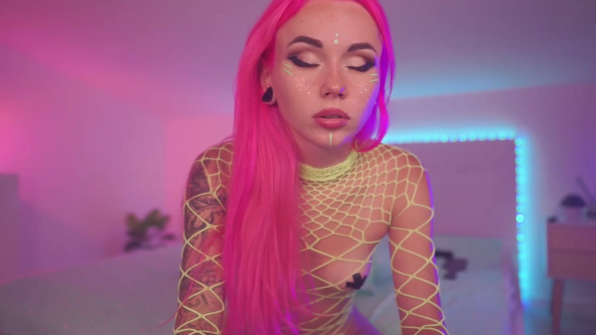 Gallery image thumbnail from Sarah_Pink's myfreecams stream on, 06/27/2023, 19:52 image 9 of 20