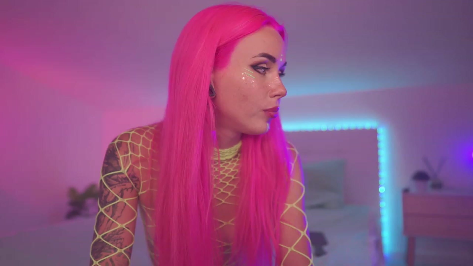 Gallery image thumbnail from Sarah_Pink's myfreecams stream on, 06/27/2023, 19:52 image 1 of 20