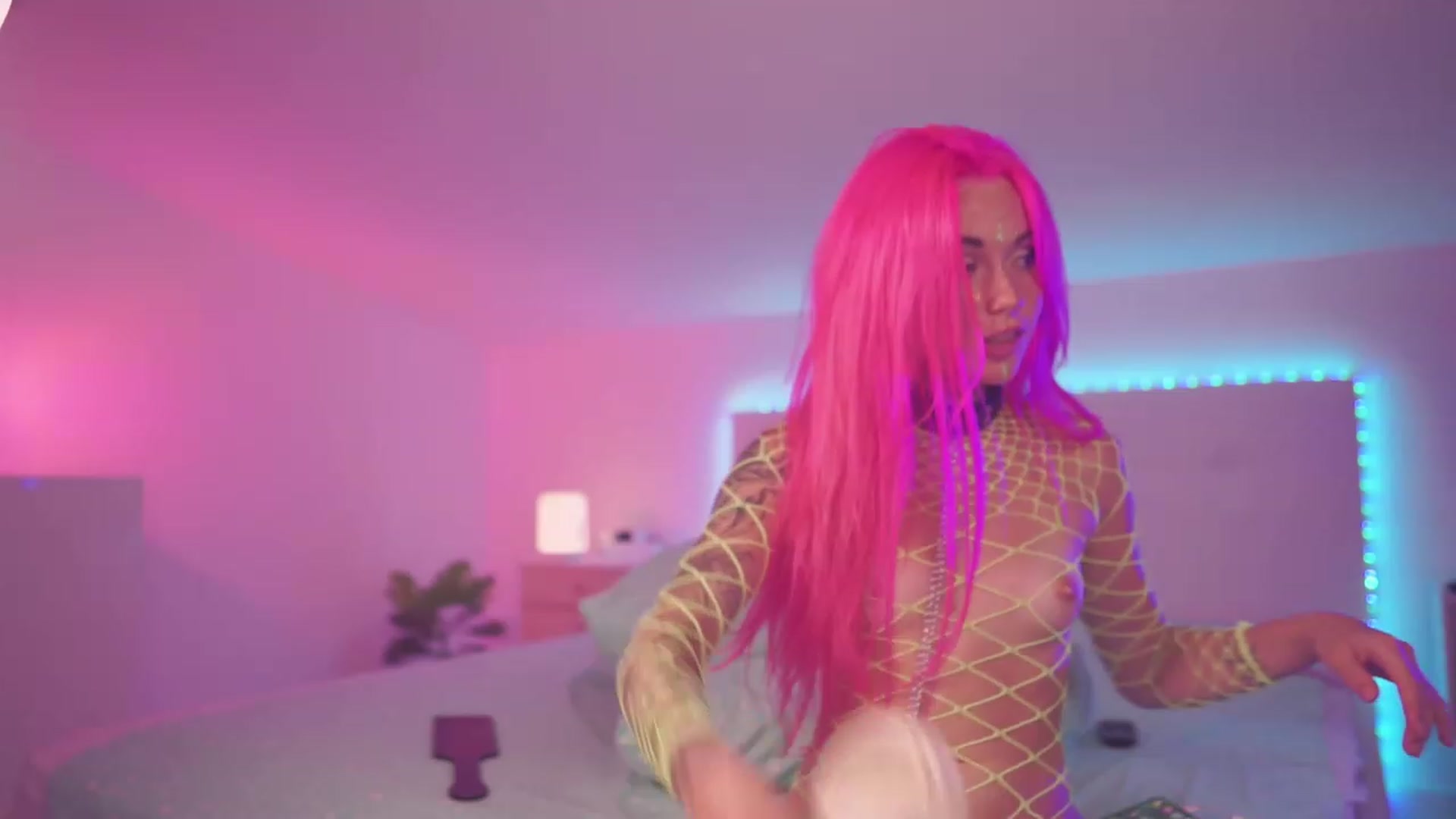 Gallery image thumbnail from Sarah_Pink's myfreecams stream on, 06/27/2023, 21:14 image 14 of 20