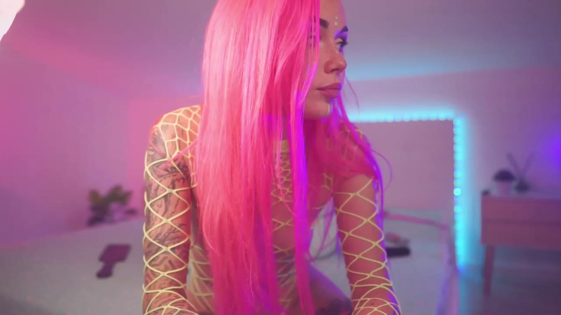 Gallery image thumbnail from Sarah_Pink's myfreecams stream on, 06/27/2023, 21:38 image 1 of 20