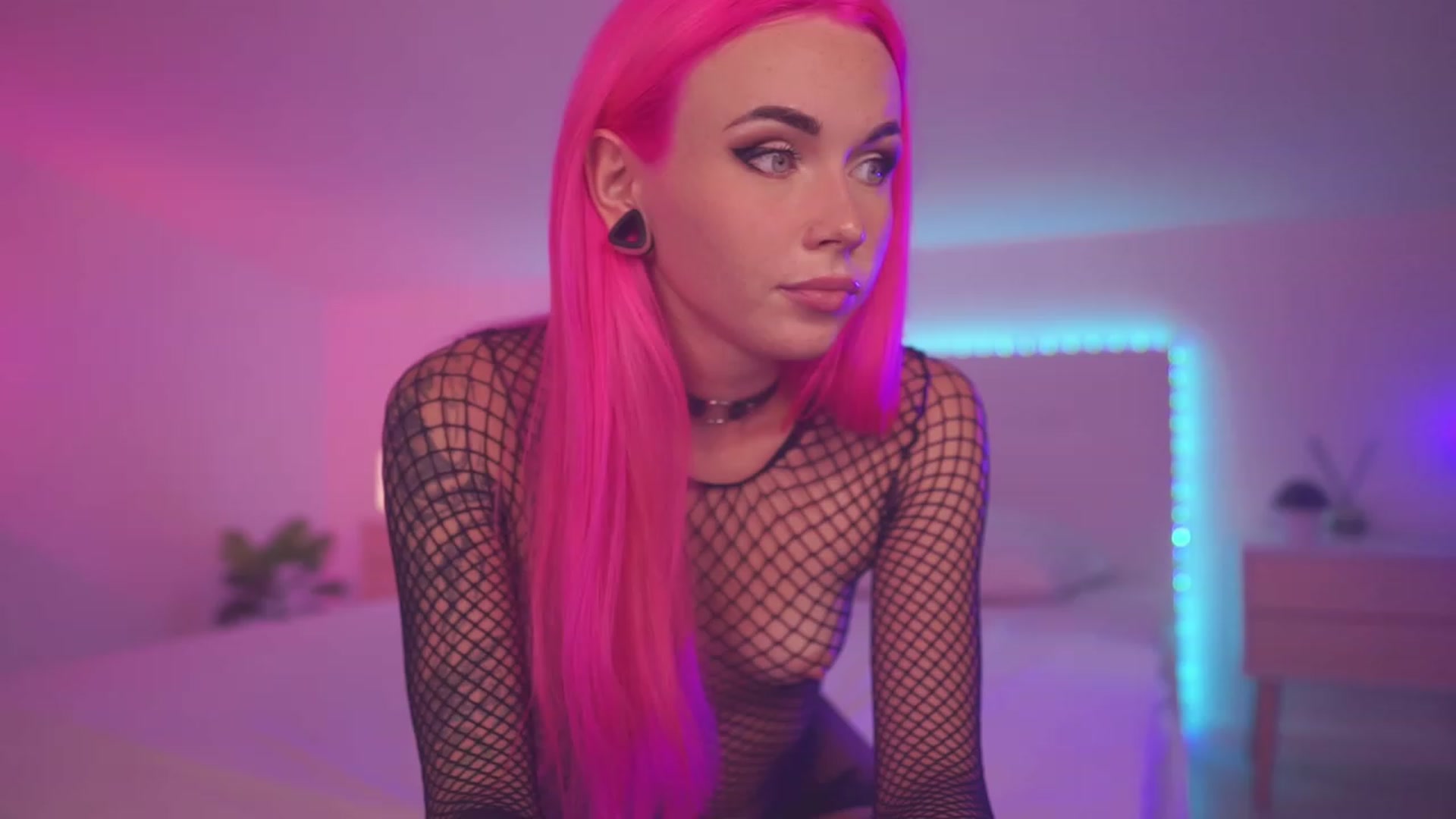 Gallery image thumbnail from Sarah_Pink's myfreecams stream on, 06/28/2023, 18:10 image 6 of 20