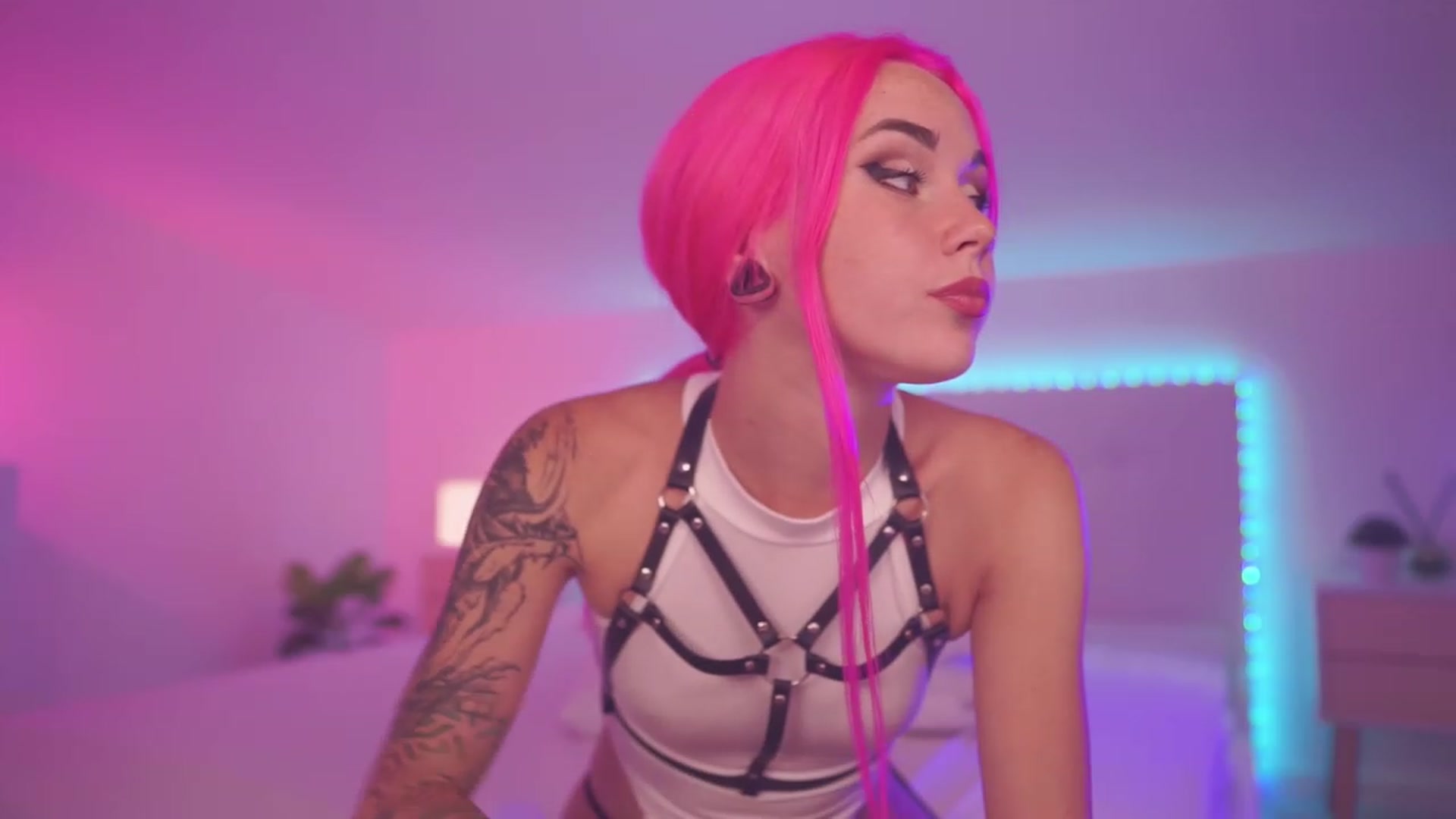 Gallery image thumbnail from Sarah_Pink's myfreecams stream on, 06/29/2023, 18:11 image 13 of 20