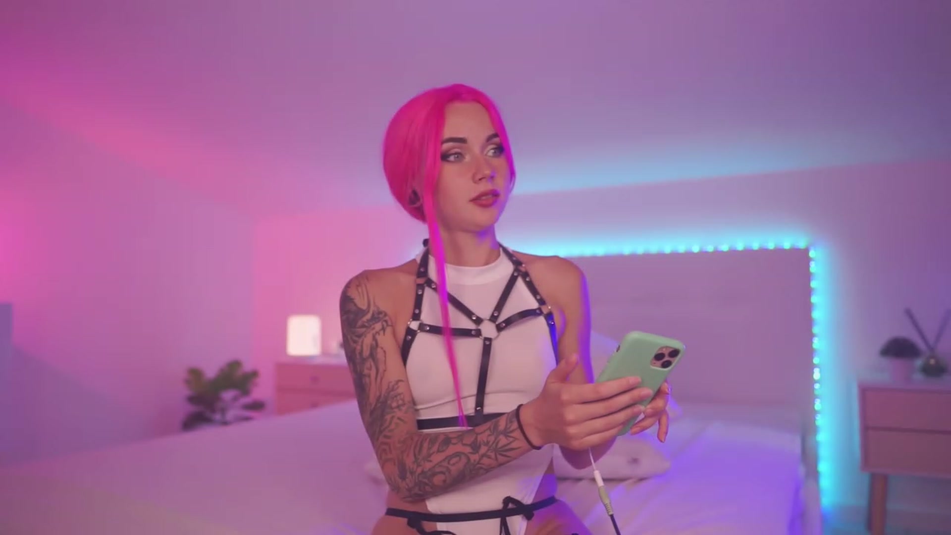 Gallery image thumbnail from Sarah_Pink's myfreecams stream on, 06/29/2023, 18:11 image 14 of 20