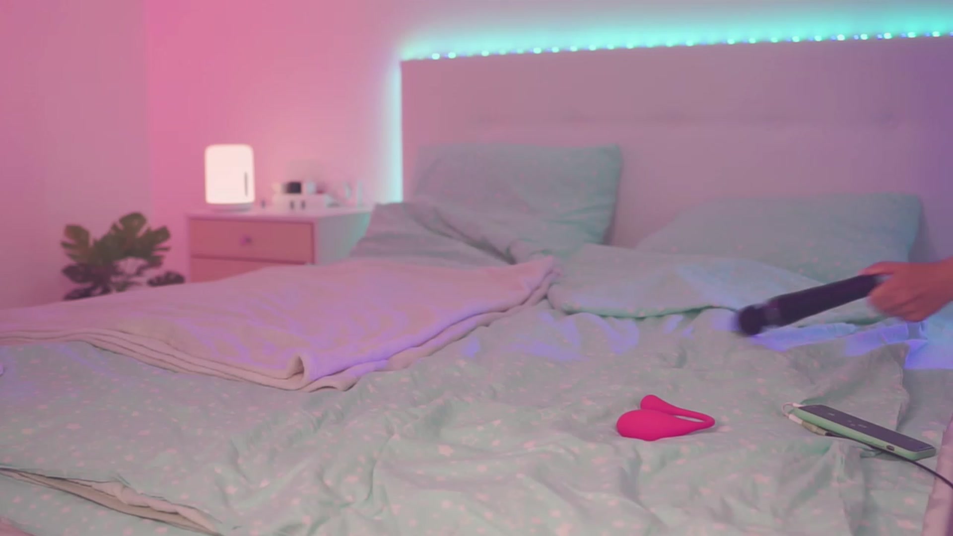 Gallery image thumbnail from Sarah_Pink's myfreecams stream on, 07/19/2023, 18:06 image 8 of 20