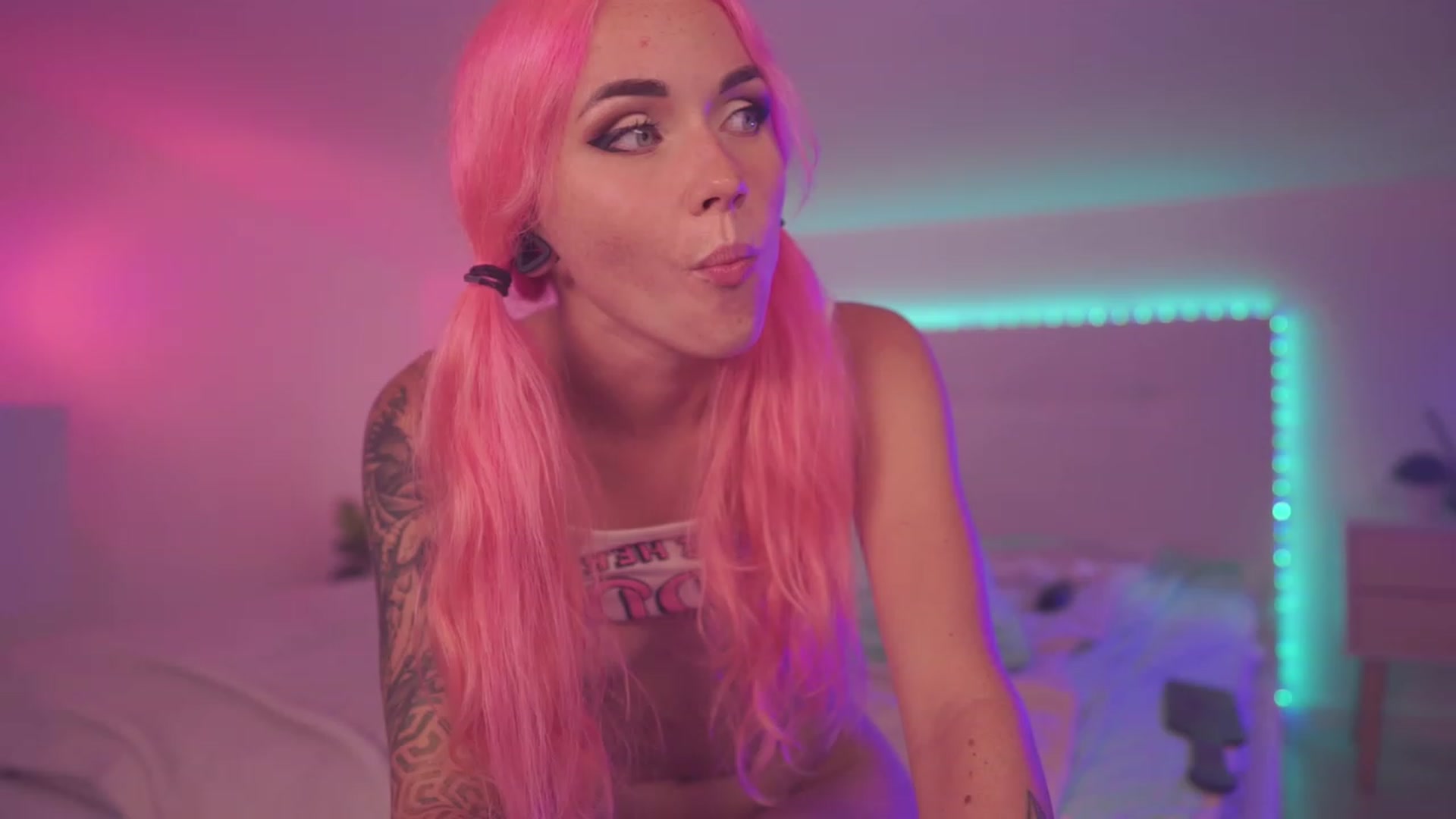 Gallery image thumbnail from Sarah_Pink's myfreecams stream on, 07/21/2023, 20:50 image 20 of 20