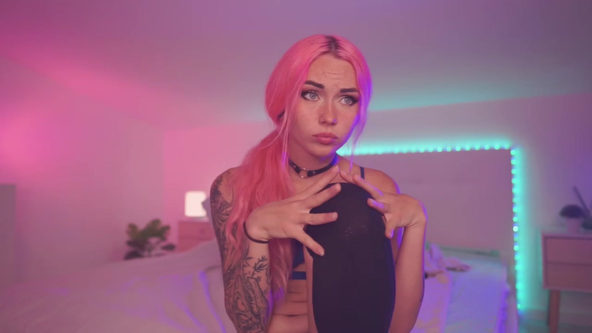 Gallery image thumbnail from Sarah_Pink's myfreecams stream on, 07/22/2023, 20:03 image 5 of 20