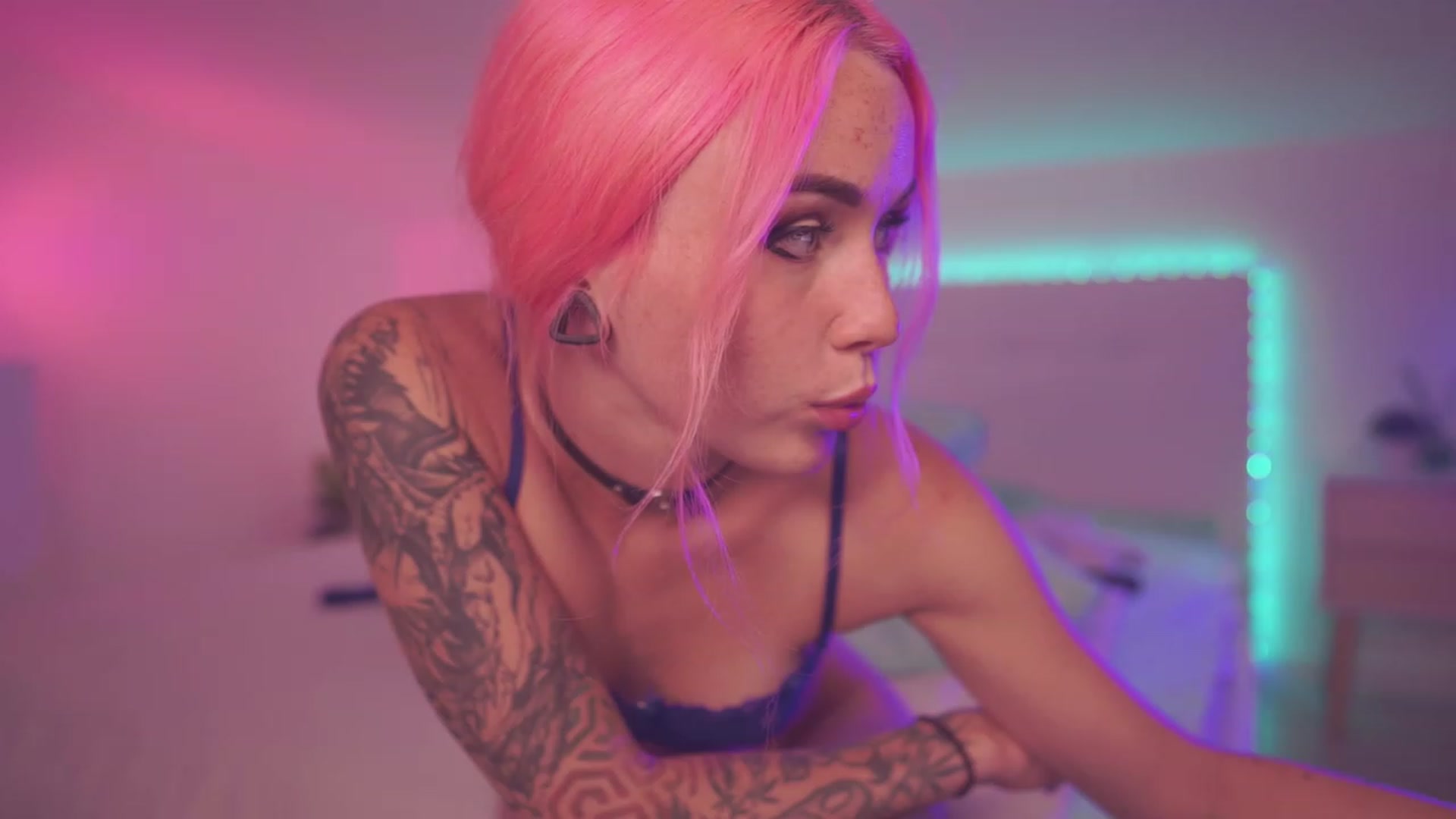 Gallery image thumbnail from Sarah_Pink's myfreecams stream on, 07/22/2023, 20:03 image 19 of 20