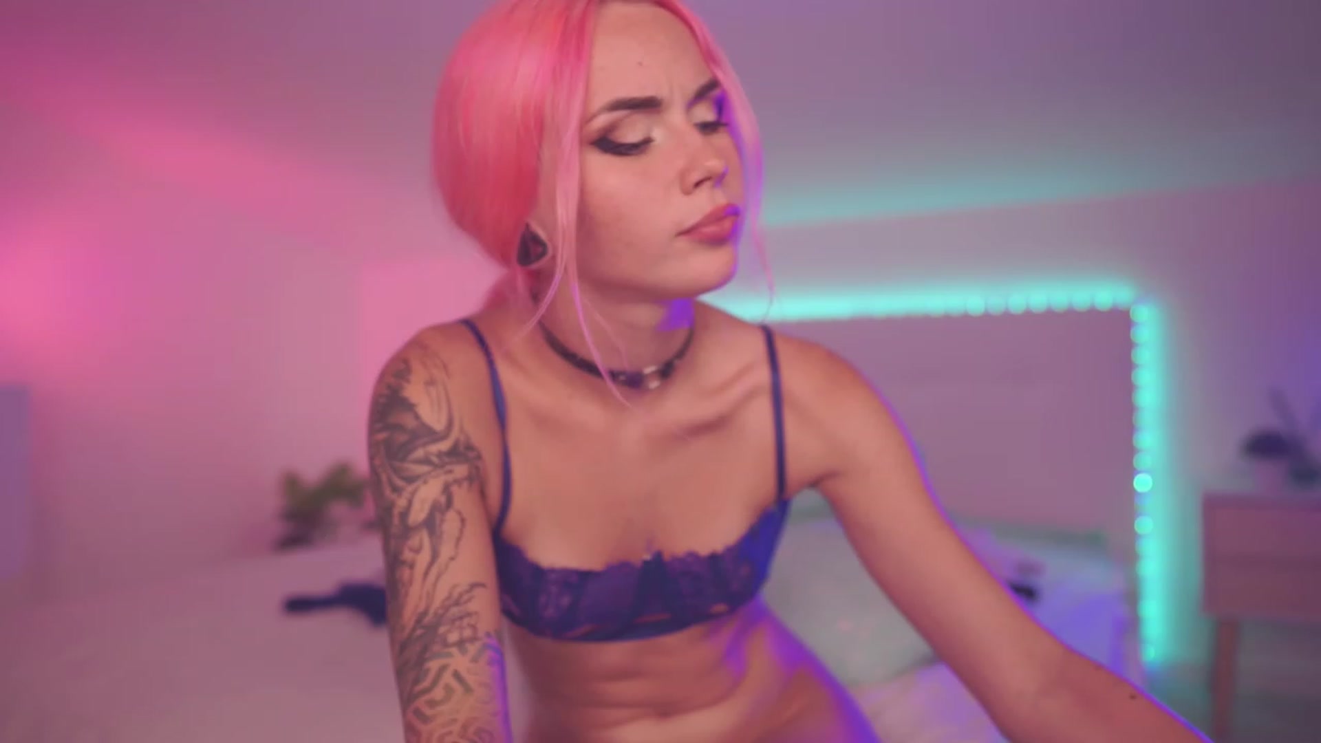 Gallery image thumbnail from Sarah_Pink's myfreecams stream on, 07/22/2023, 20:03 image 17 of 20