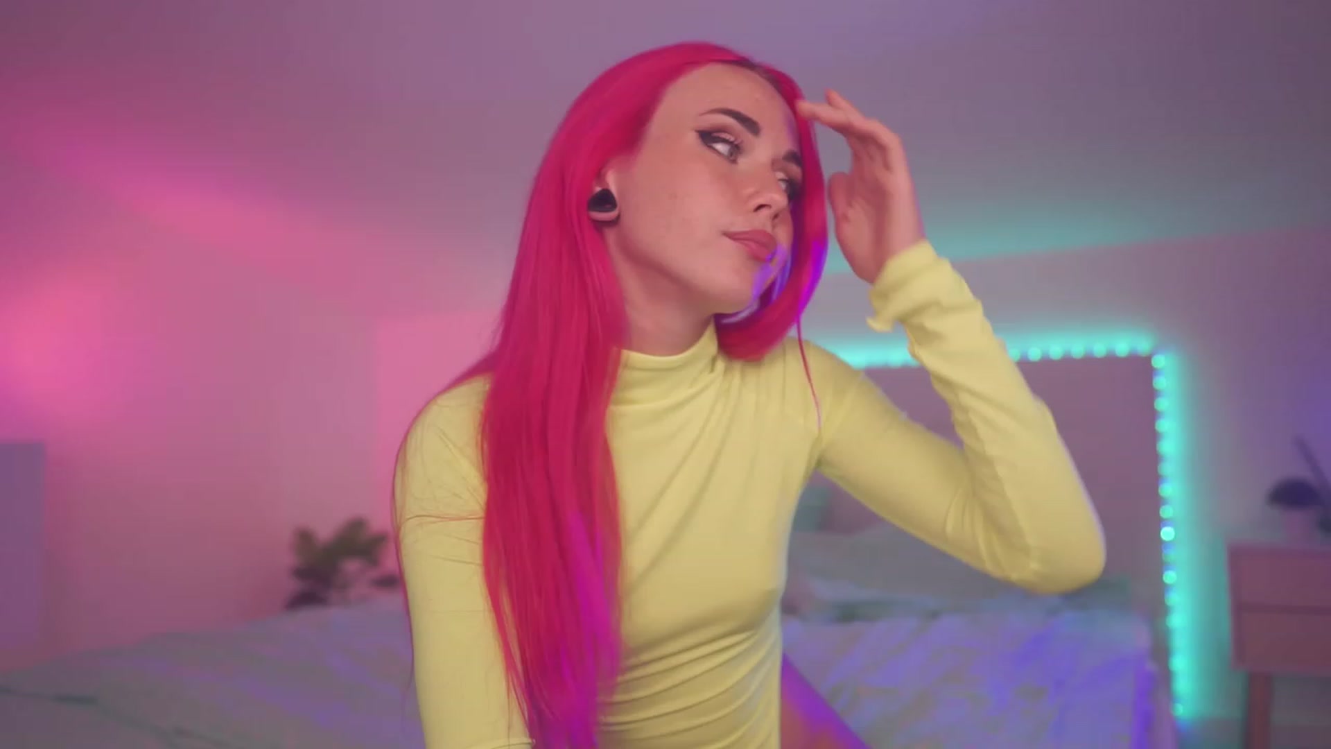 Gallery image thumbnail from Sarah_Pink's myfreecams stream on, 07/26/2023, 18:02 image 4 of 20