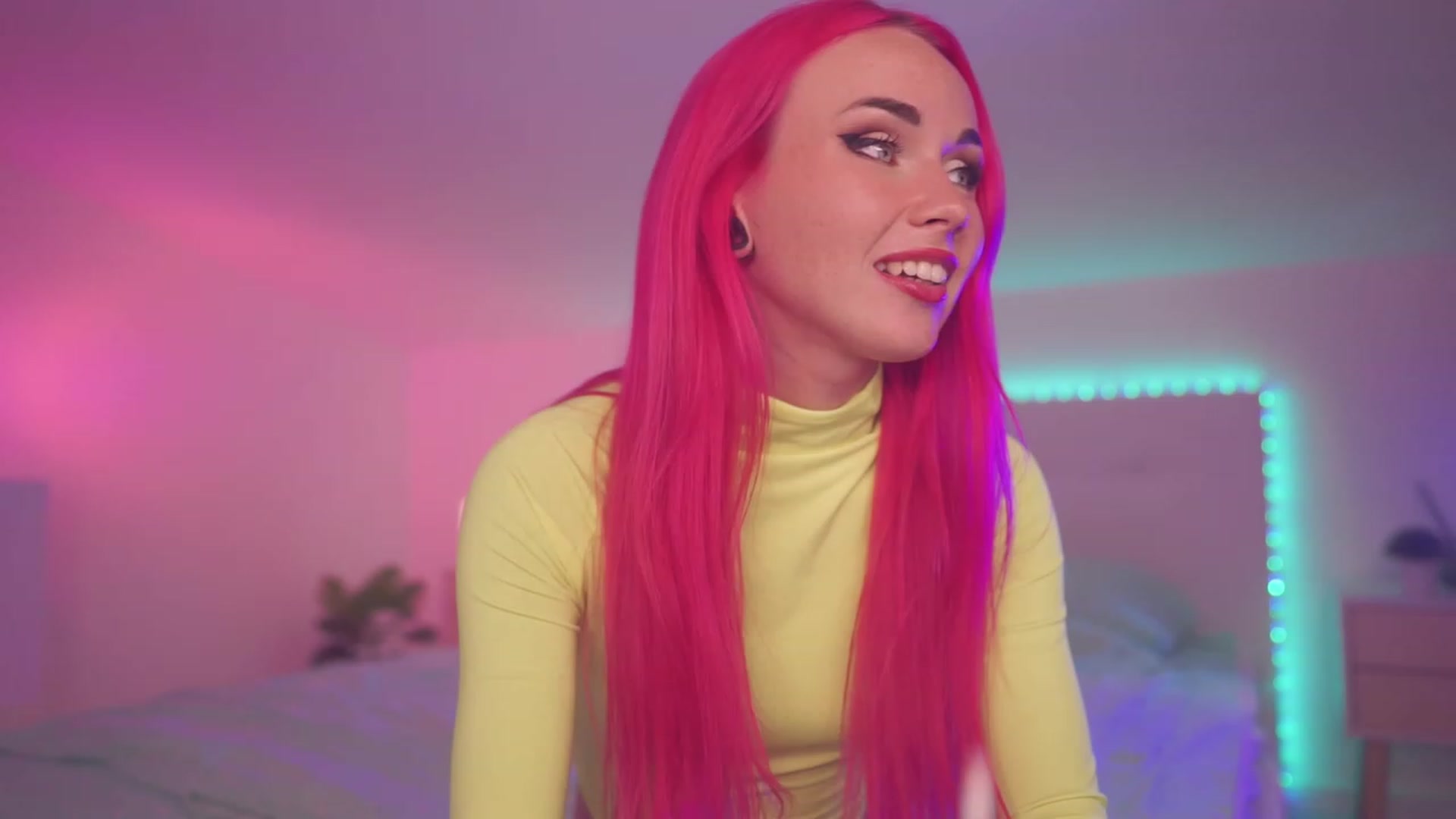 Gallery image thumbnail from Sarah_Pink's myfreecams stream on, 07/26/2023, 18:02 image 10 of 20