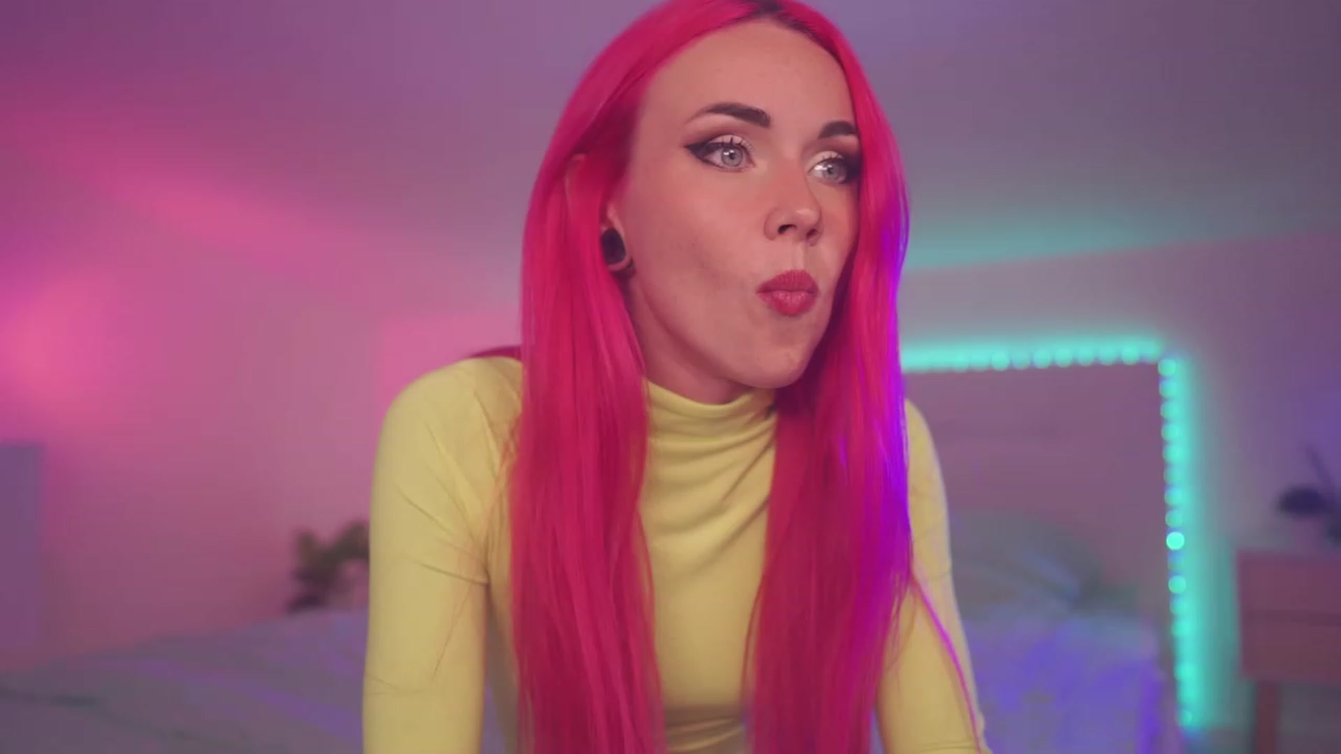 Gallery image thumbnail from Sarah_Pink's myfreecams stream on, 07/26/2023, 18:02 image 9 of 20