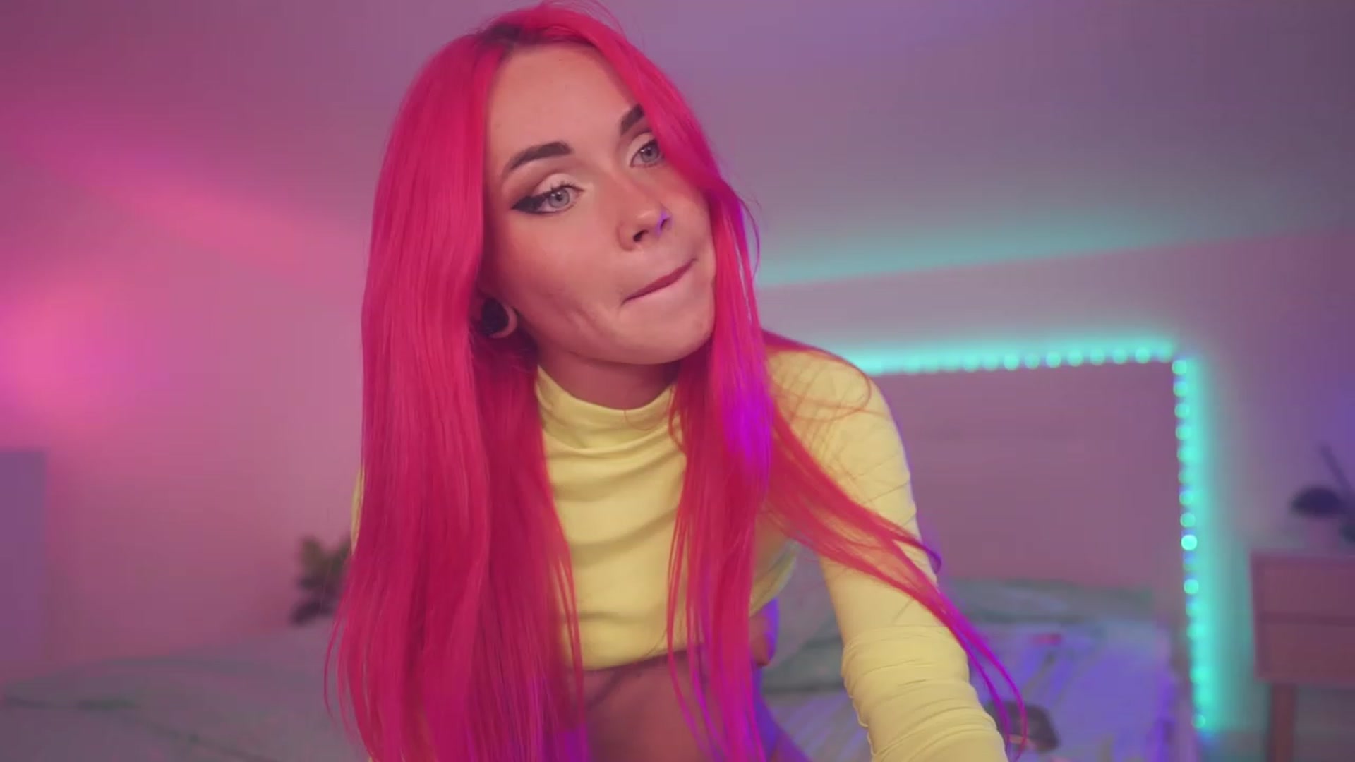 Gallery image thumbnail from Sarah_Pink's myfreecams stream on, 07/26/2023, 20:16 image 11 of 20