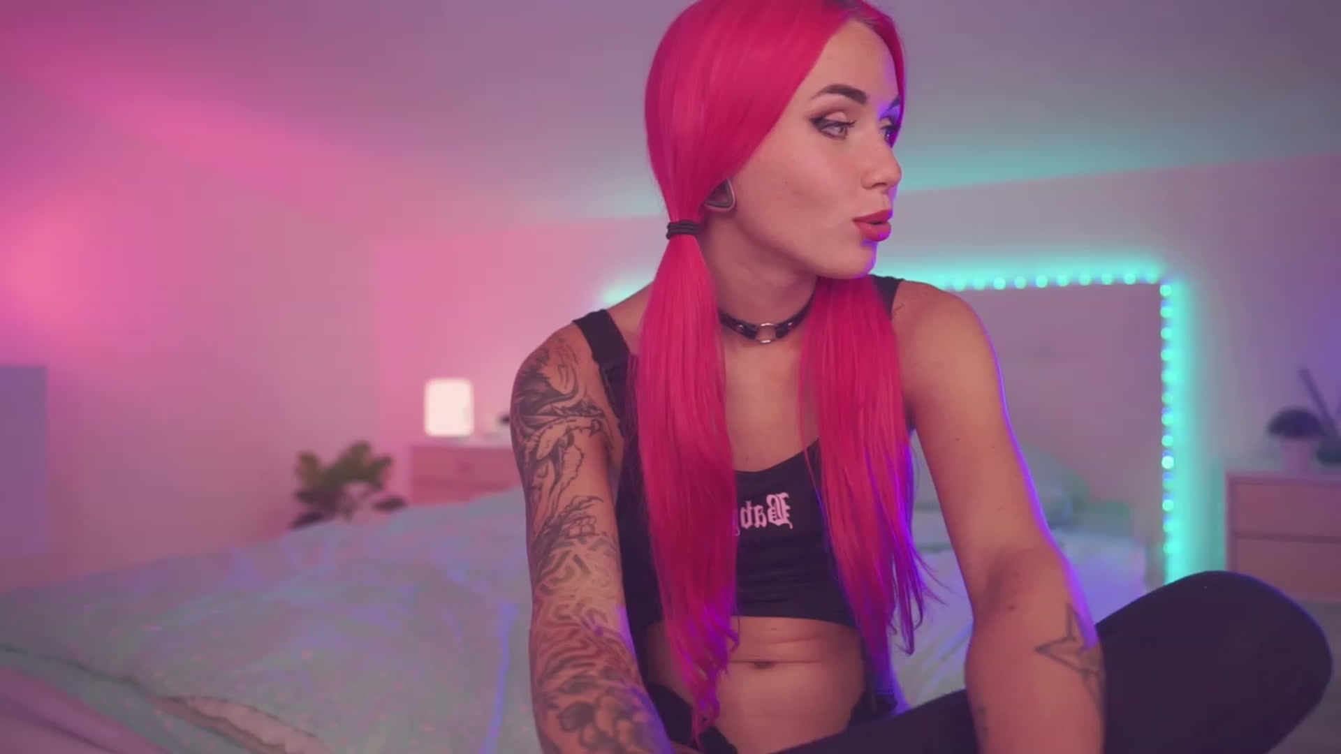 Gallery image thumbnail from Sarah_Pink's myfreecams stream on, 07/28/2023, 19:29 image 1 of 20