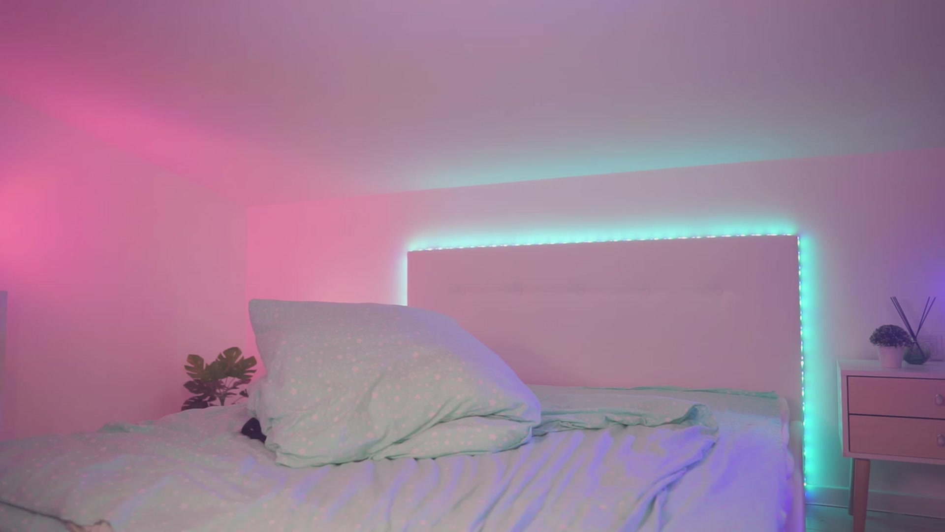 Gallery image thumbnail from Sarah_Pink's myfreecams stream on, 07/28/2023, 20:17 image 5 of 20