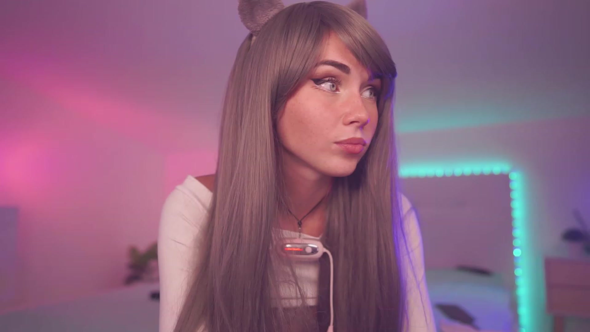 Gallery image thumbnail from Sarah_Pink's myfreecams stream on, 08/05/2023, 19:05 image 20 of 20