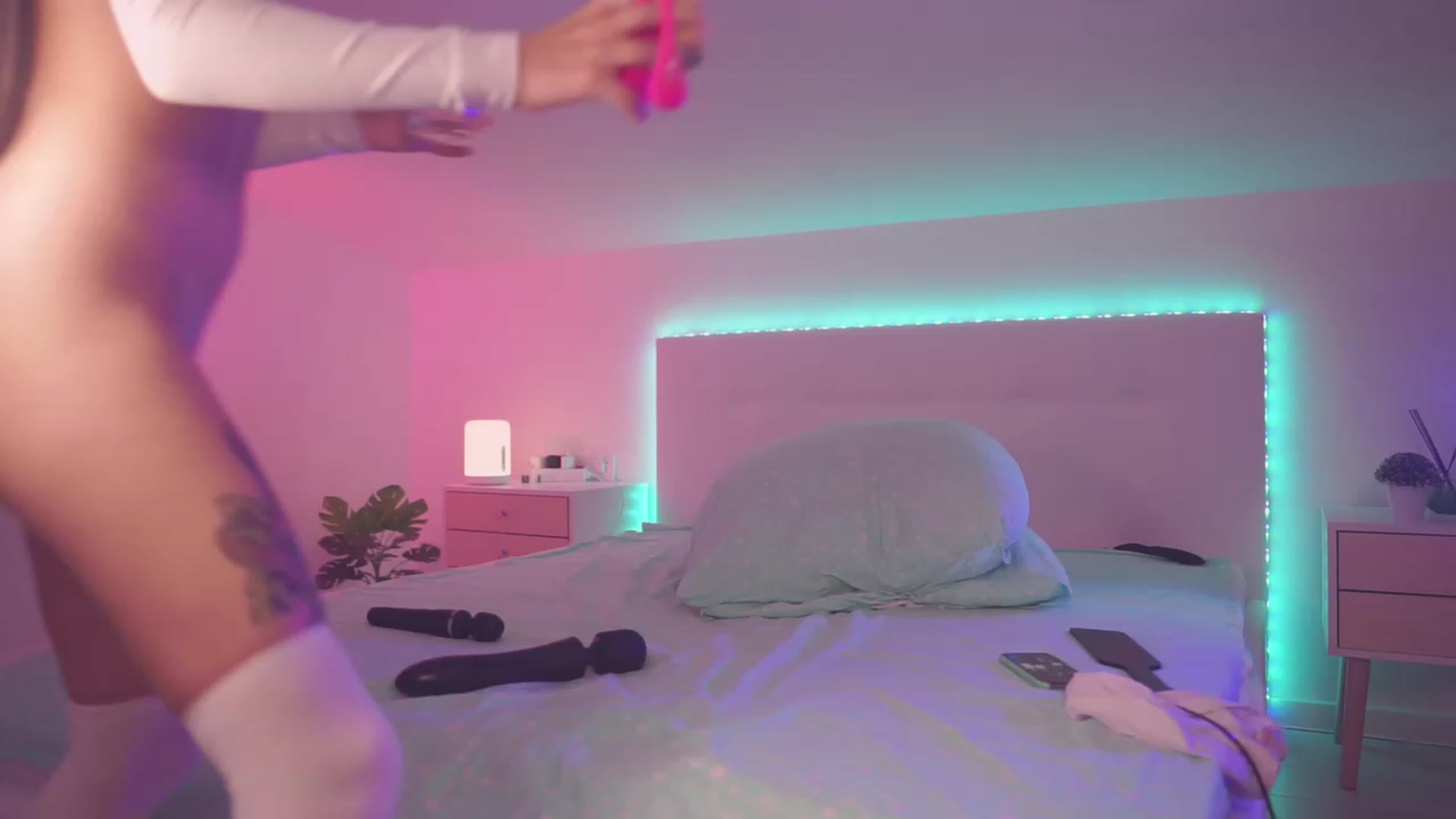 Gallery image thumbnail from Sarah_Pink's myfreecams stream on, 08/05/2023, 19:05 image 11 of 20