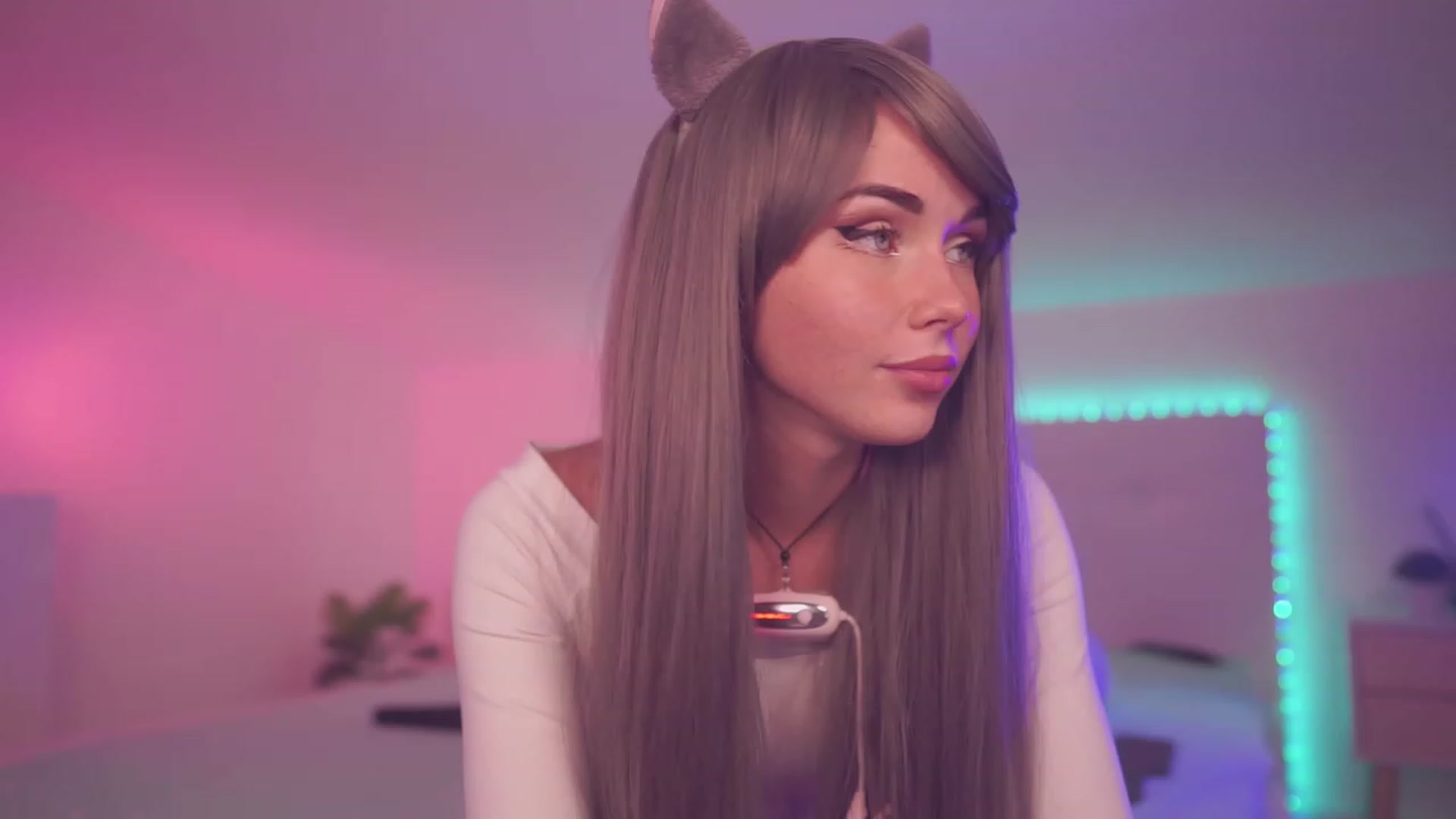 Gallery image thumbnail from Sarah_Pink's myfreecams stream on, 08/05/2023, 19:48 image 6 of 20