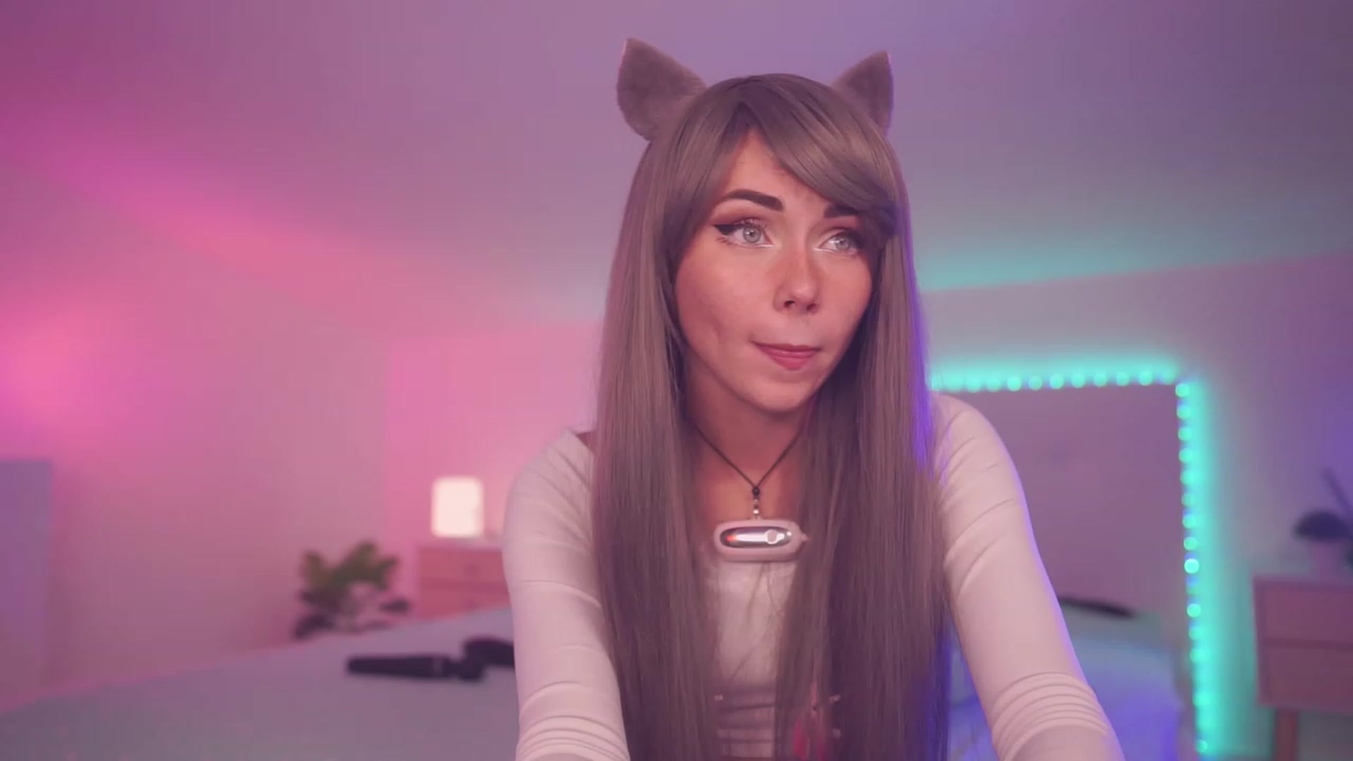 Gallery image thumbnail from Sarah_Pink's myfreecams stream on, 08/05/2023, 19:48 image 17 of 20