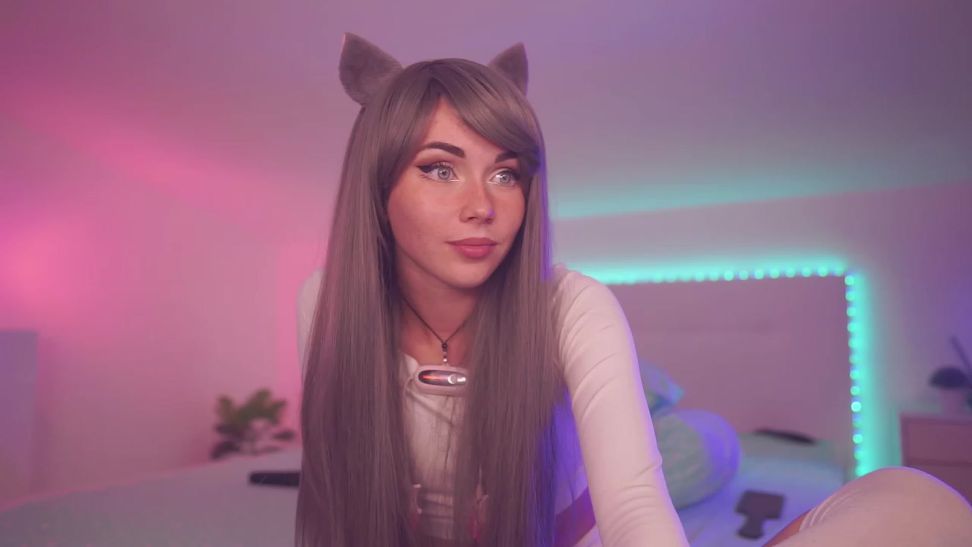 Gallery image thumbnail from Sarah_Pink's myfreecams stream on, 08/05/2023, 19:48 image 18 of 20