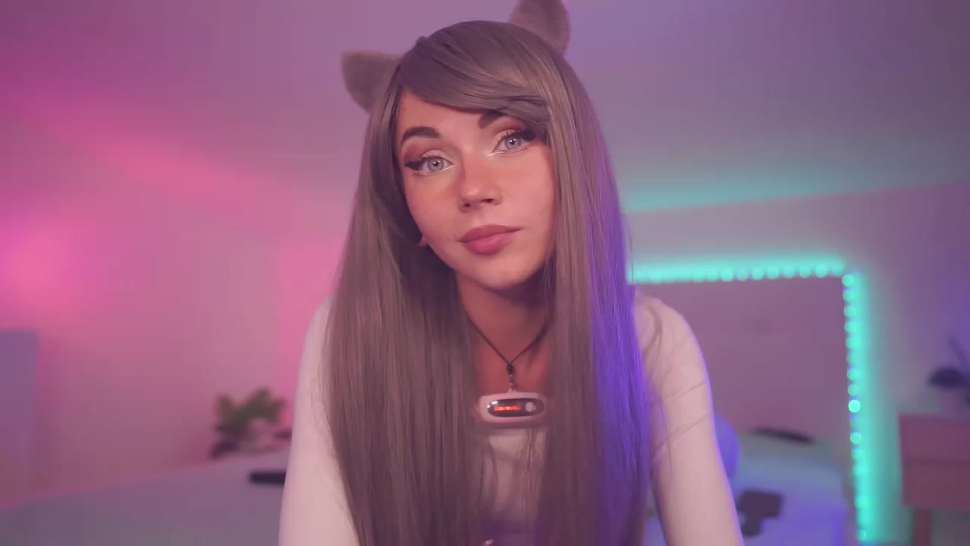 Gallery image thumbnail from Sarah_Pink's myfreecams stream on, 08/05/2023, 19:48 image 14 of 20