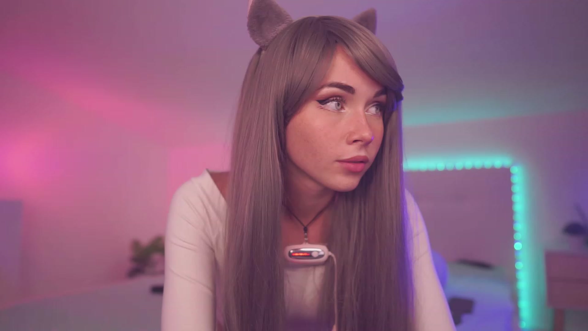 Gallery image thumbnail from Sarah_Pink's myfreecams stream on, 08/05/2023, 19:48 image 15 of 20