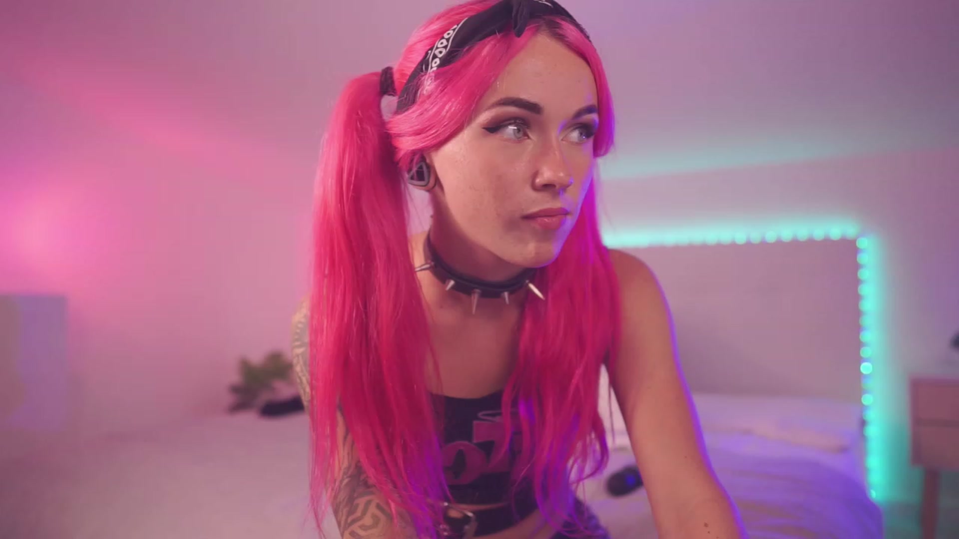 Gallery image thumbnail from Sarah_Pink's myfreecams stream on, 08/12/2023, 19:51 image 5 of 20