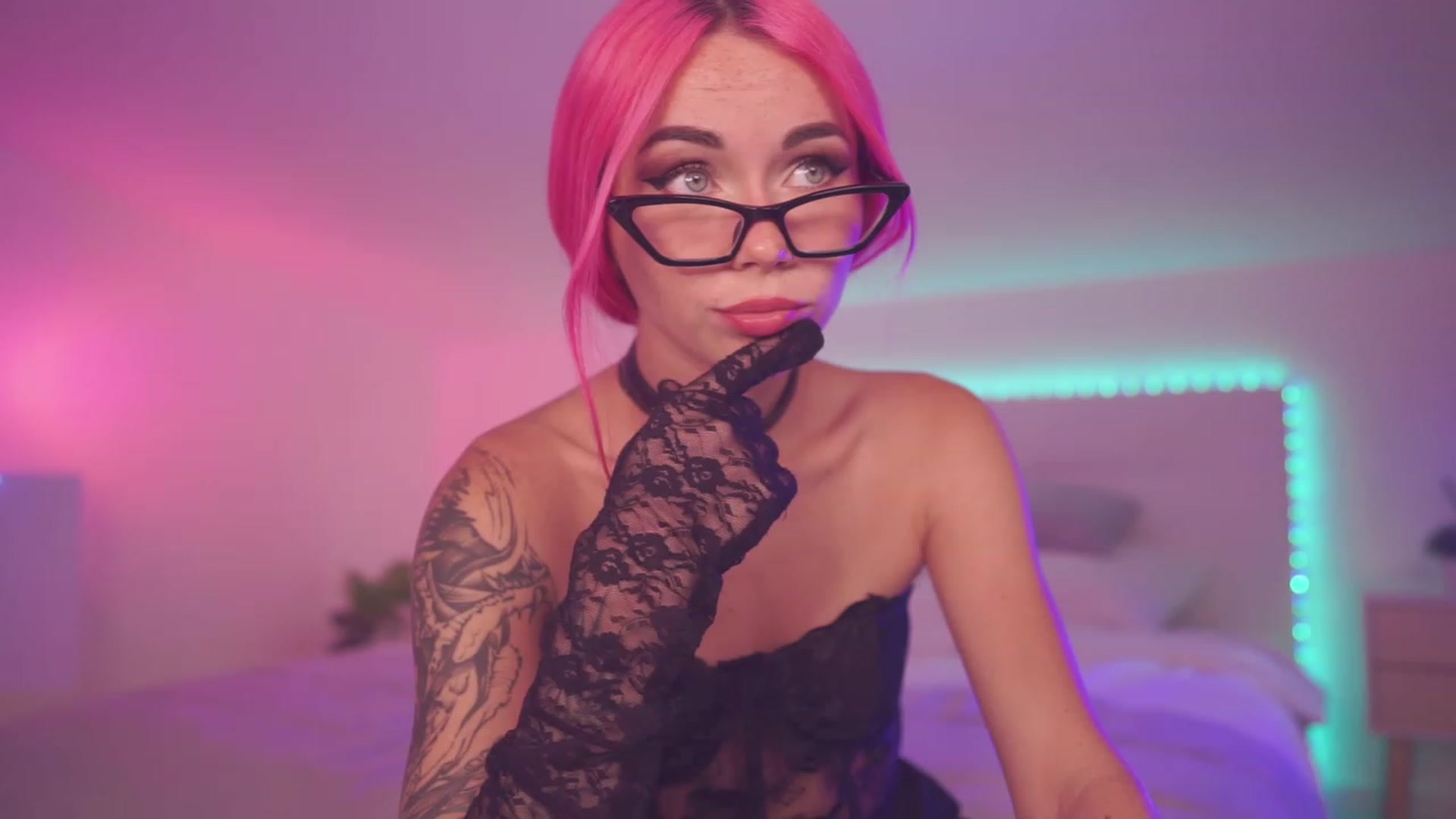 Gallery image thumbnail from Sarah_Pink's myfreecams stream on, 08/13/2023, 19:55 image 11 of 20
