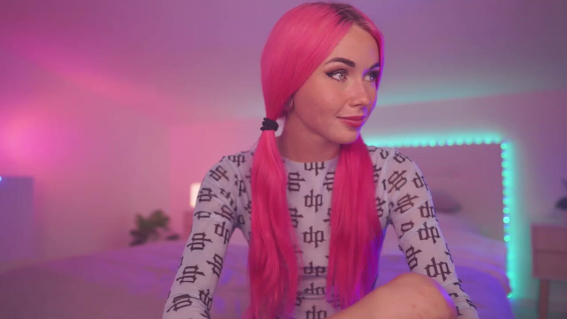 Gallery image thumbnail from Sarah_Pink's myfreecams stream on, 08/17/2023, 19:08 image 5 of 20