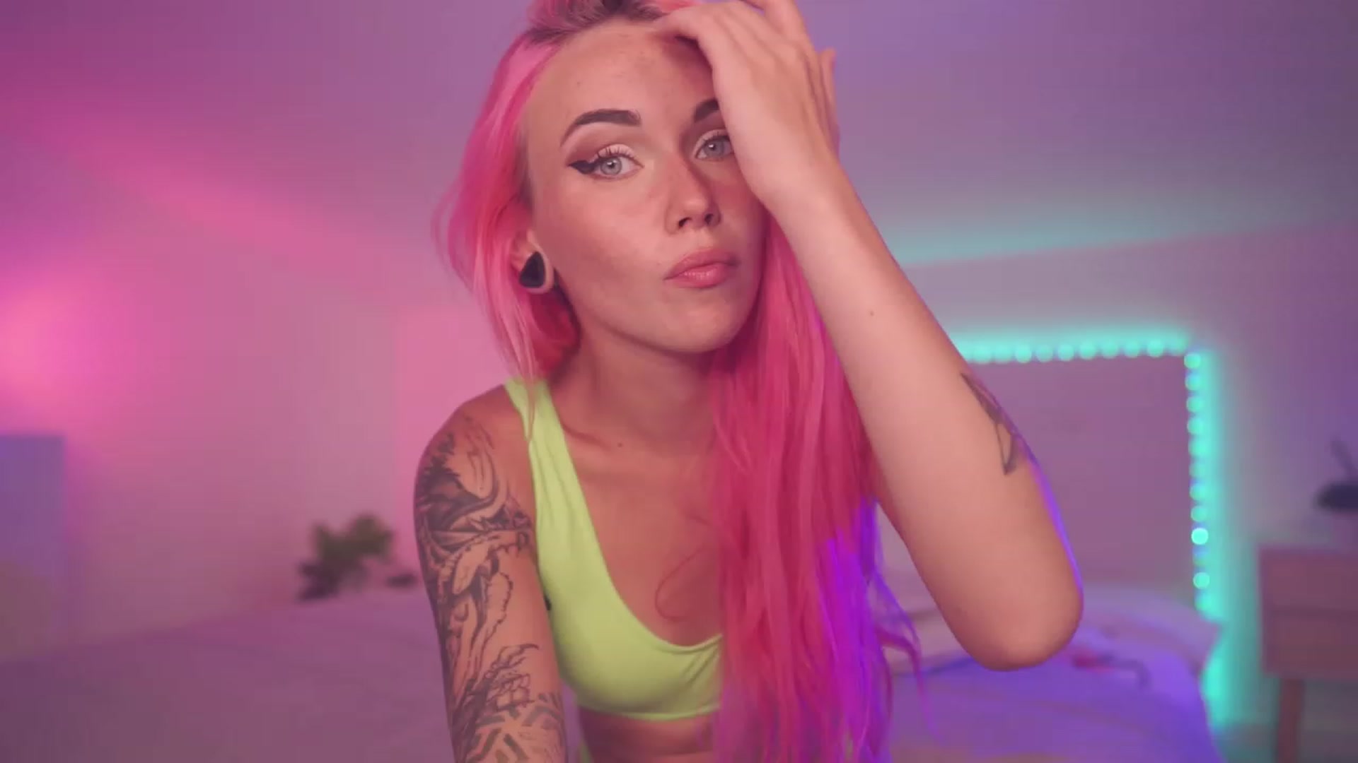 Gallery image thumbnail from Sarah_Pink's myfreecams stream on, 08/18/2023, 19:55 image 12 of 20