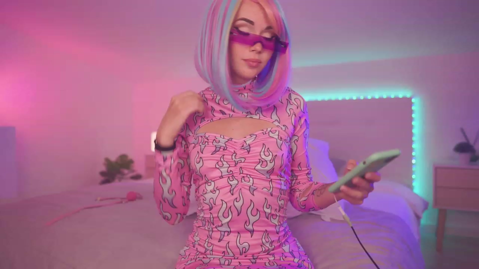 Gallery image thumbnail from Sarah_Pink's myfreecams stream on, 08/21/2023, 20:20 image 14 of 20