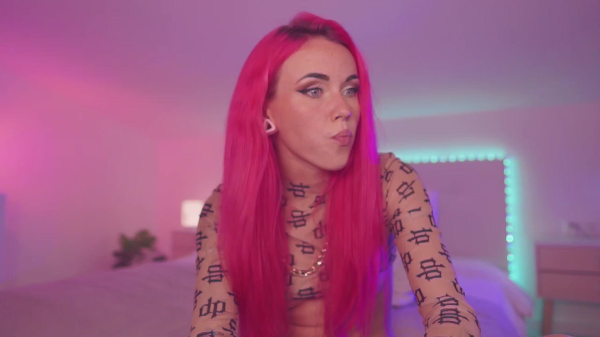 Gallery image thumbnail from Sarah_Pink's myfreecams stream on, 08/26/2023, 19:28 image 14 of 20