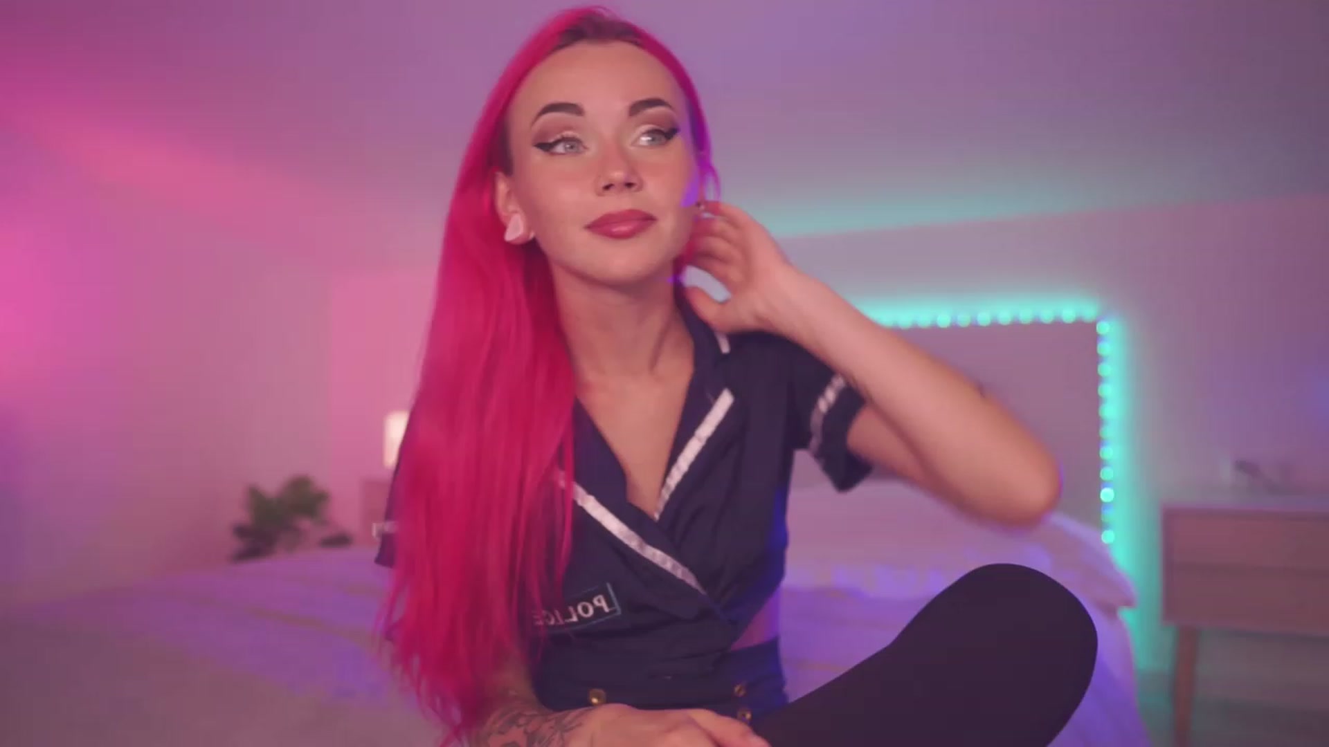 Gallery image thumbnail from Sarah_Pink's myfreecams stream on, 08/27/2023, 17:58 image 3 of 20