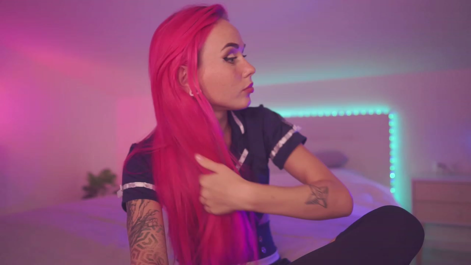 Gallery image thumbnail from Sarah_Pink's myfreecams stream on, 08/27/2023, 17:58 image 10 of 20