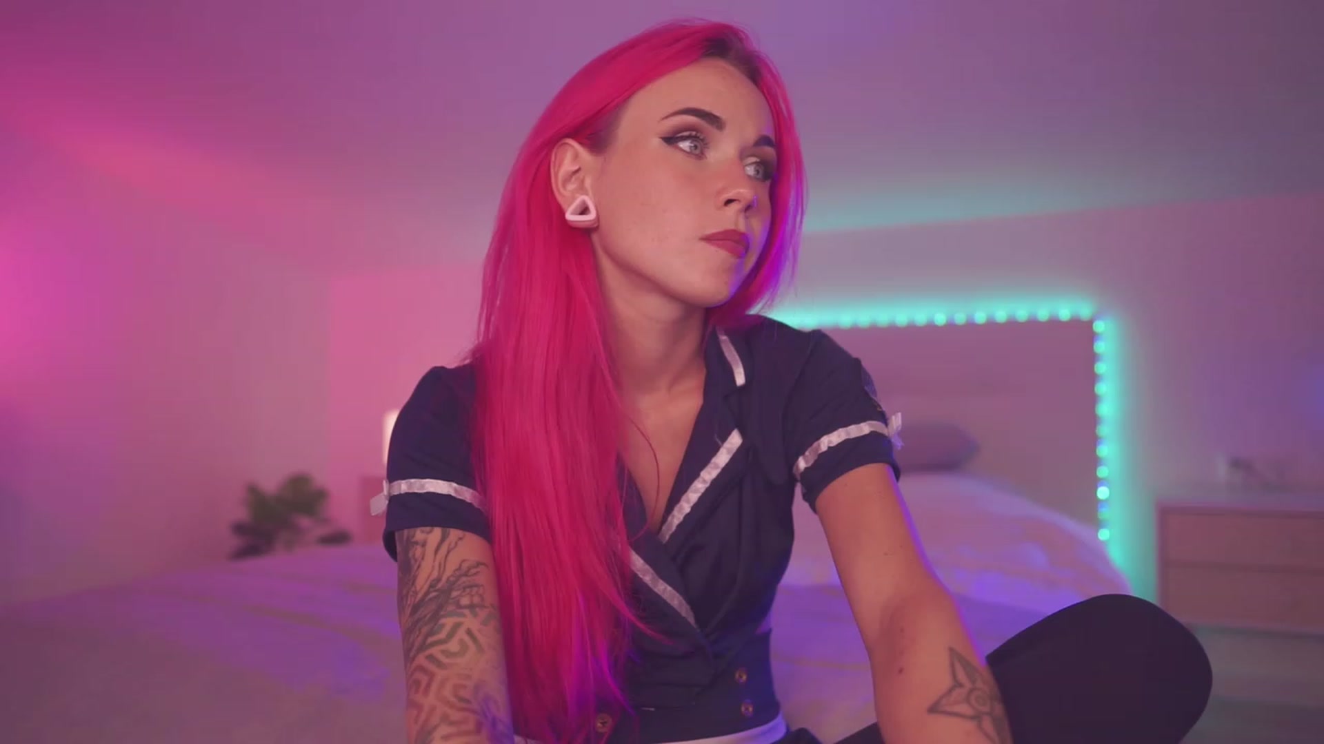 Gallery image thumbnail from Sarah_Pink's myfreecams stream on, 08/27/2023, 17:58 image 8 of 20