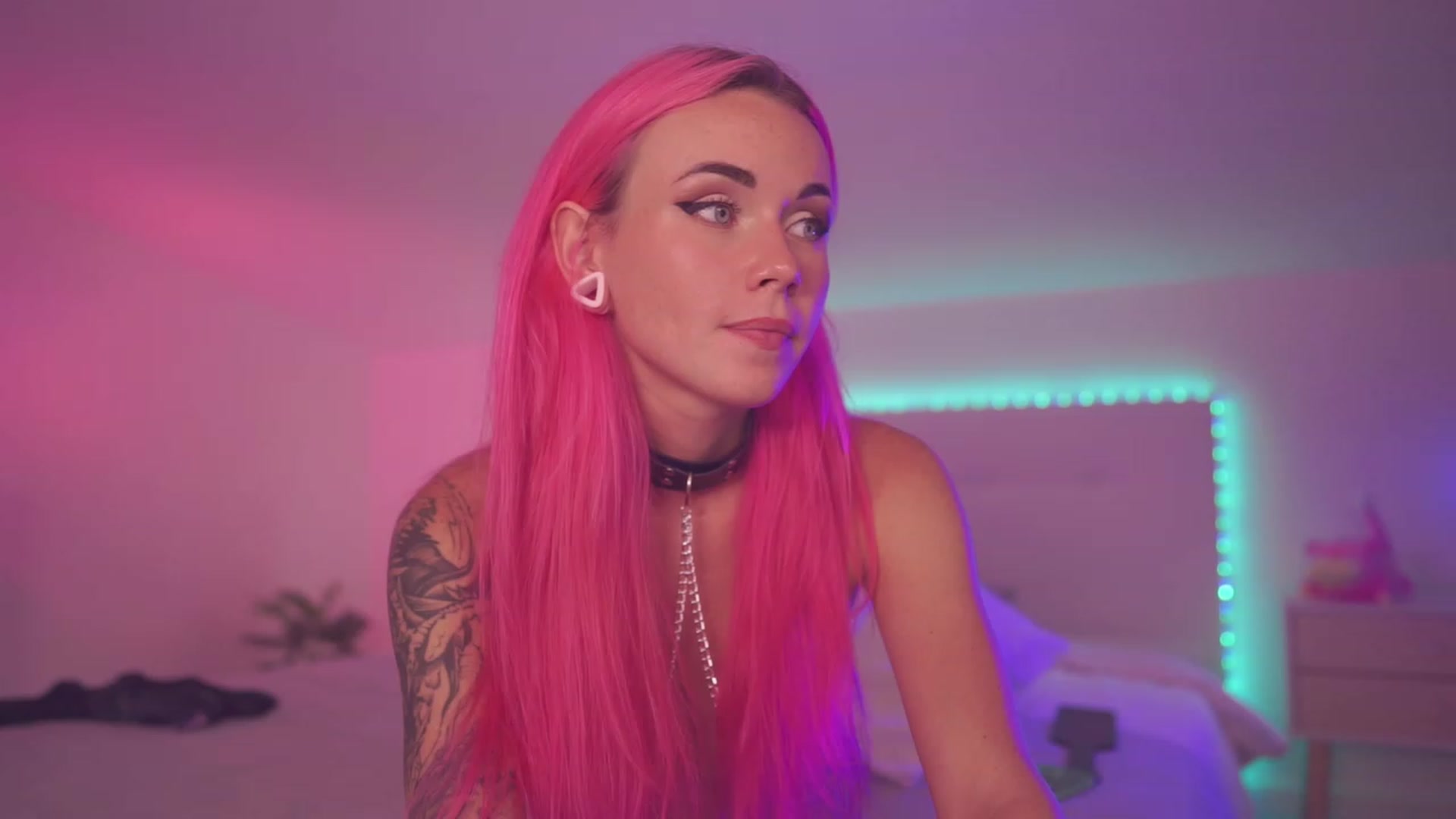 Gallery image thumbnail from Sarah_Pink's myfreecams stream on, 09/08/2023, 20:11 image 14 of 20