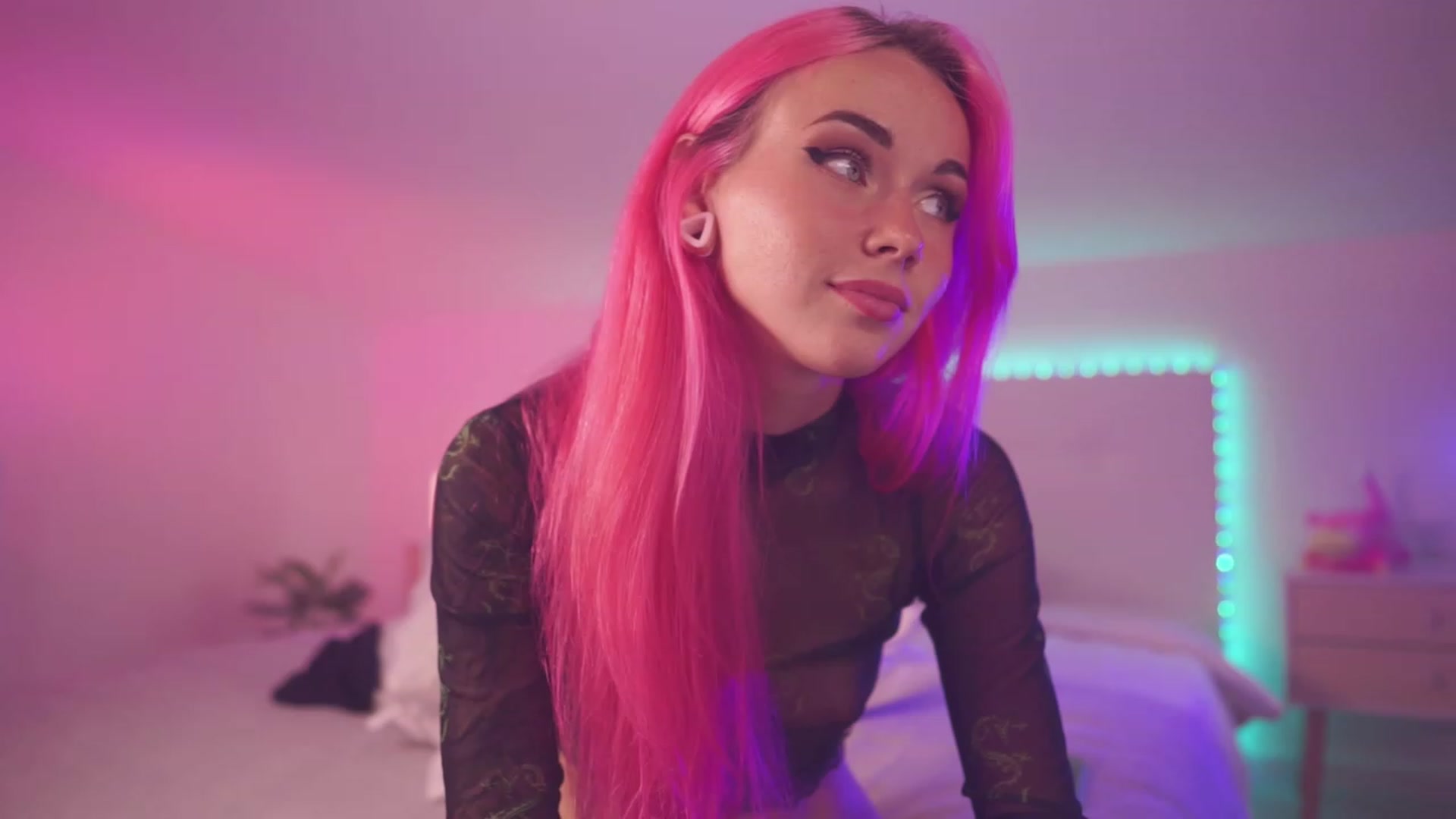 Gallery image thumbnail from Sarah_Pink's myfreecams stream on, 09/08/2023, 20:11 image 2 of 20