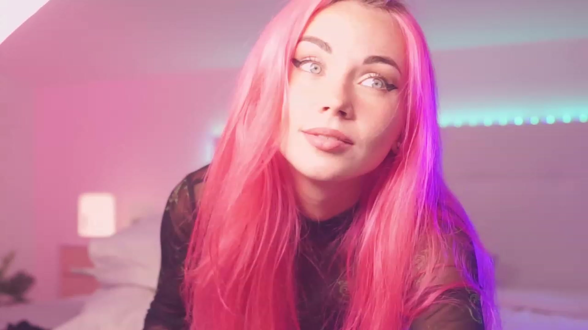 Gallery image thumbnail from Sarah_Pink's myfreecams stream on, 09/08/2023, 20:11 image 5 of 20
