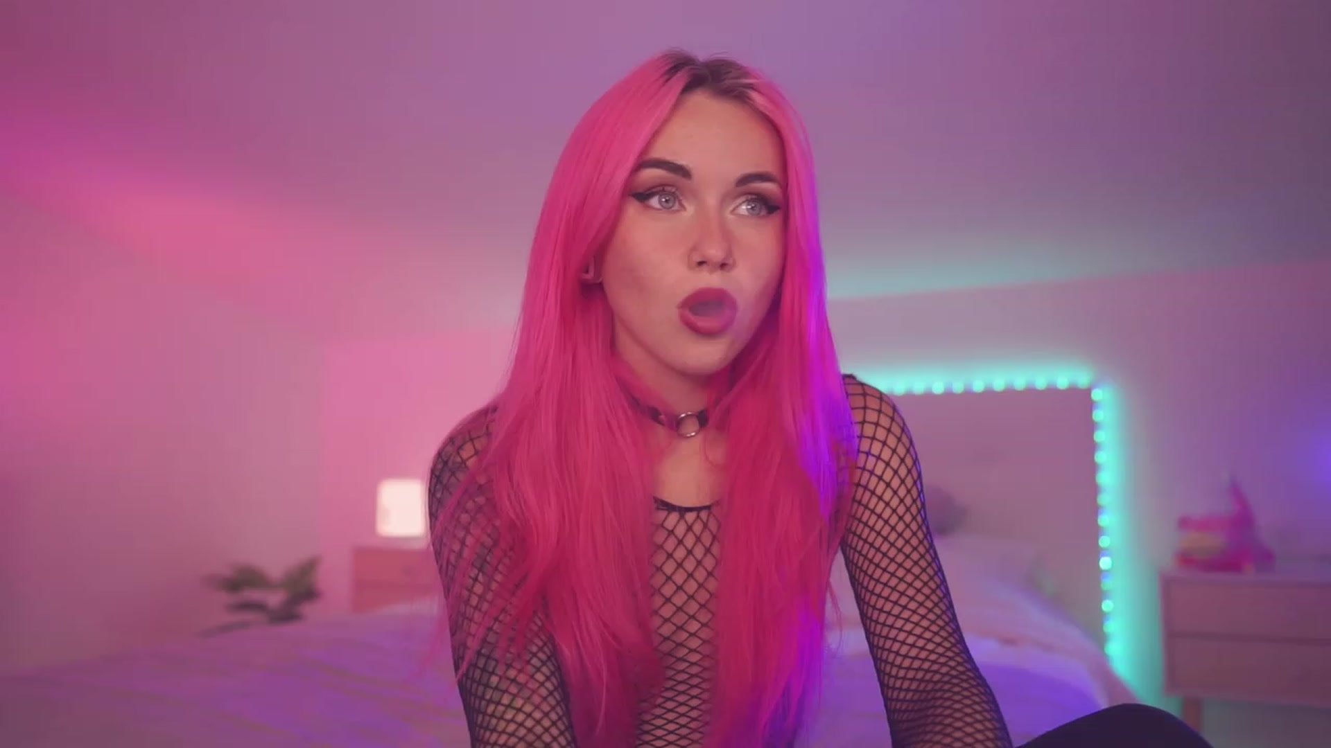 Gallery image thumbnail from Sarah_Pink's myfreecams stream on, 09/09/2023, 20:40 image 3 of 20