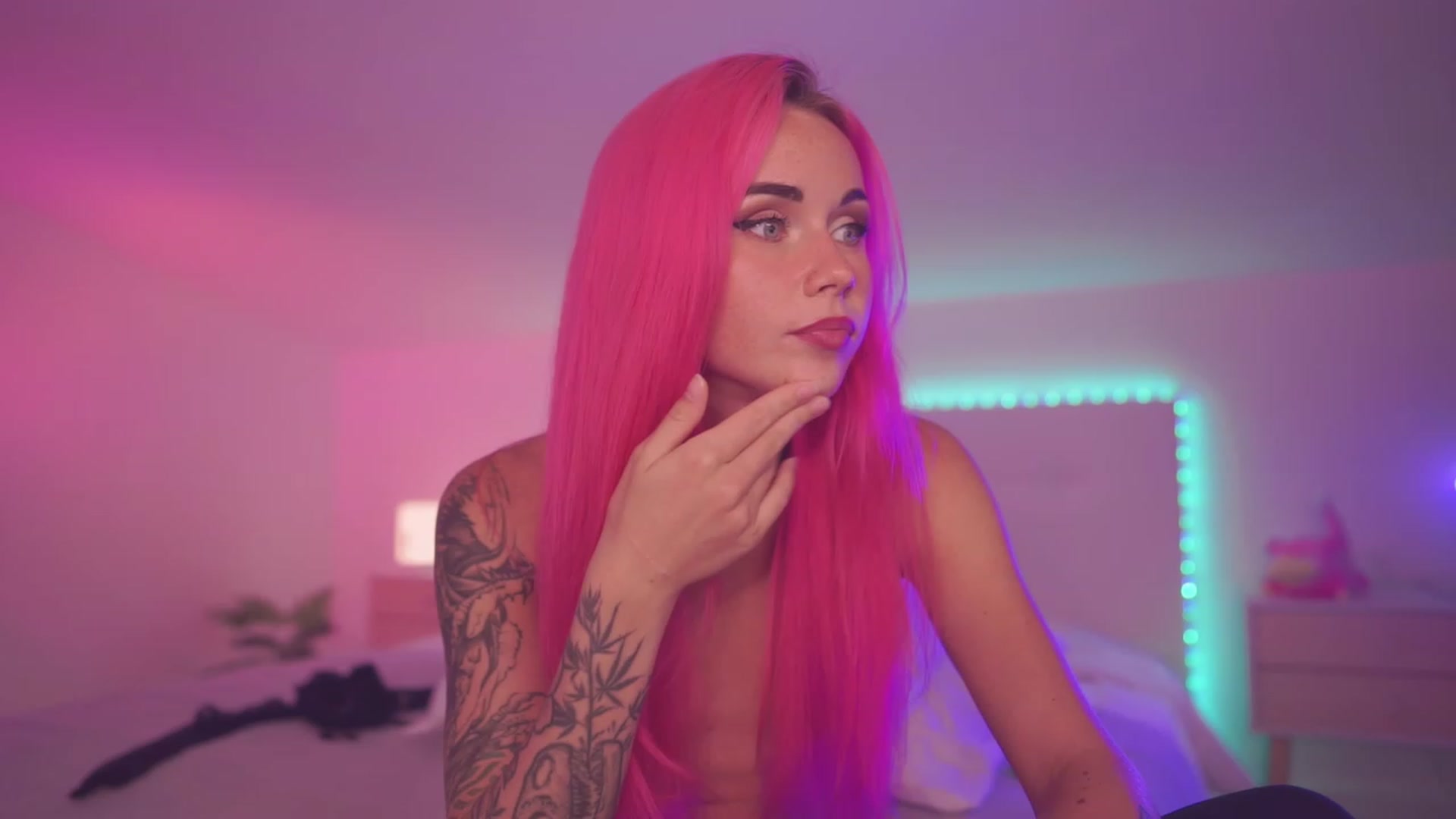 Gallery image thumbnail from Sarah_Pink's myfreecams stream on, 09/09/2023, 22:04 image 1 of 20