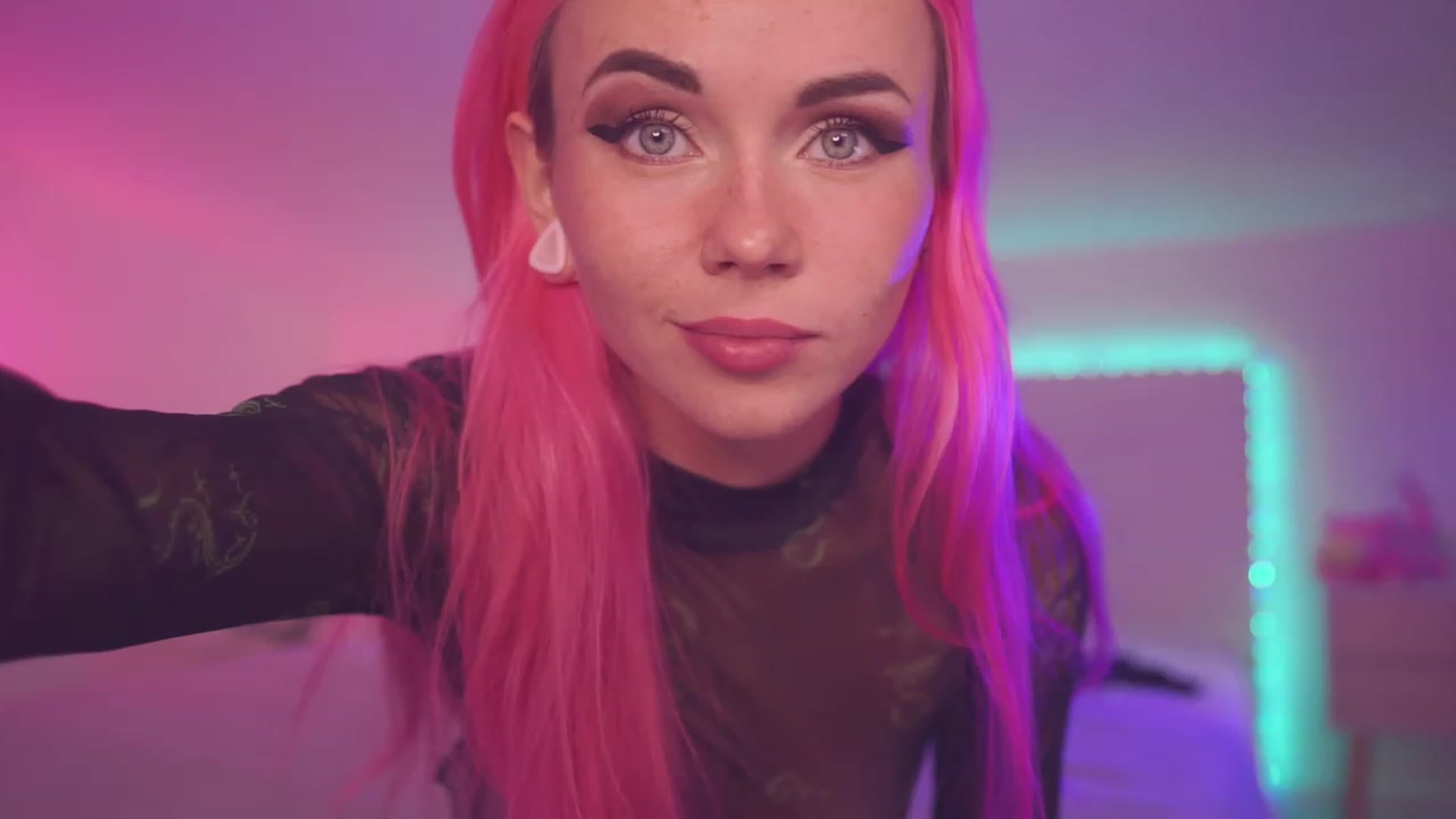 Gallery image thumbnail from Sarah_Pink's myfreecams stream on, 09/16/2023, 19:09 image 12 of 20