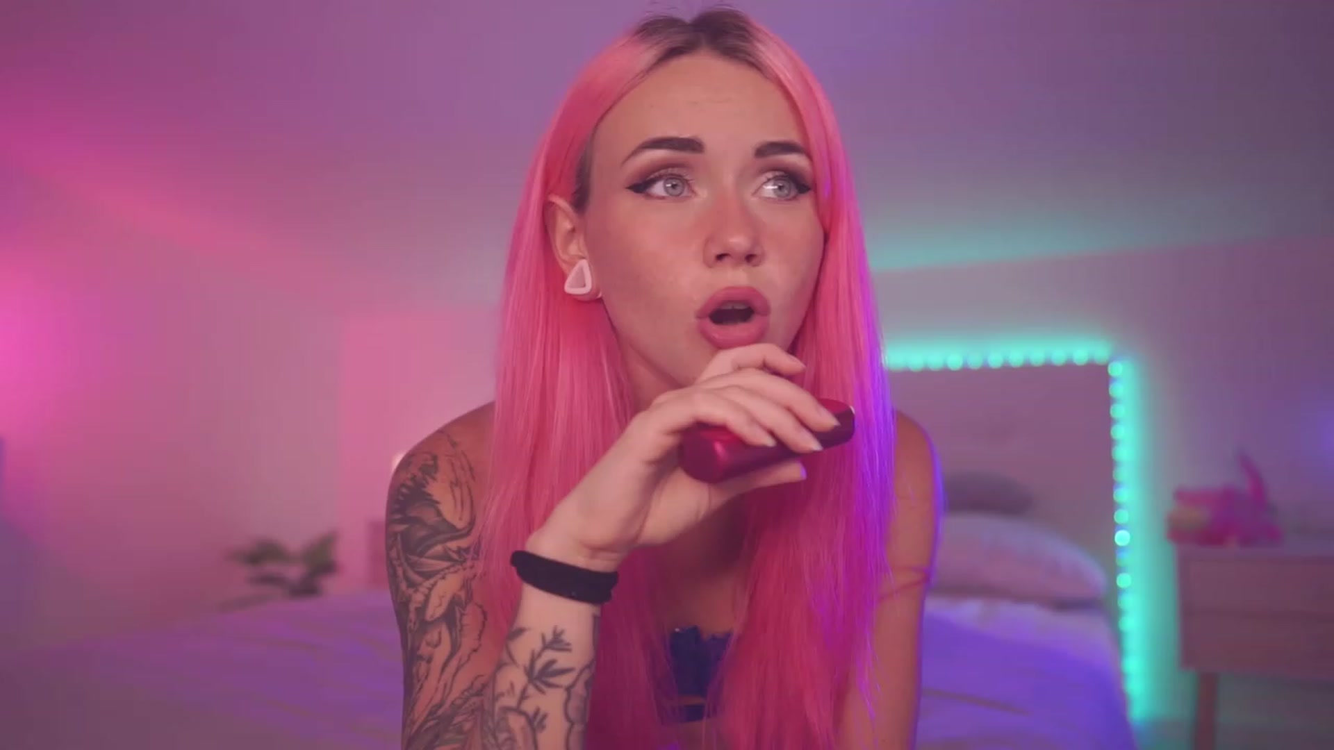 Gallery image thumbnail from Sarah_Pink's myfreecams stream on, 09/17/2023, 19:06 image 4 of 20