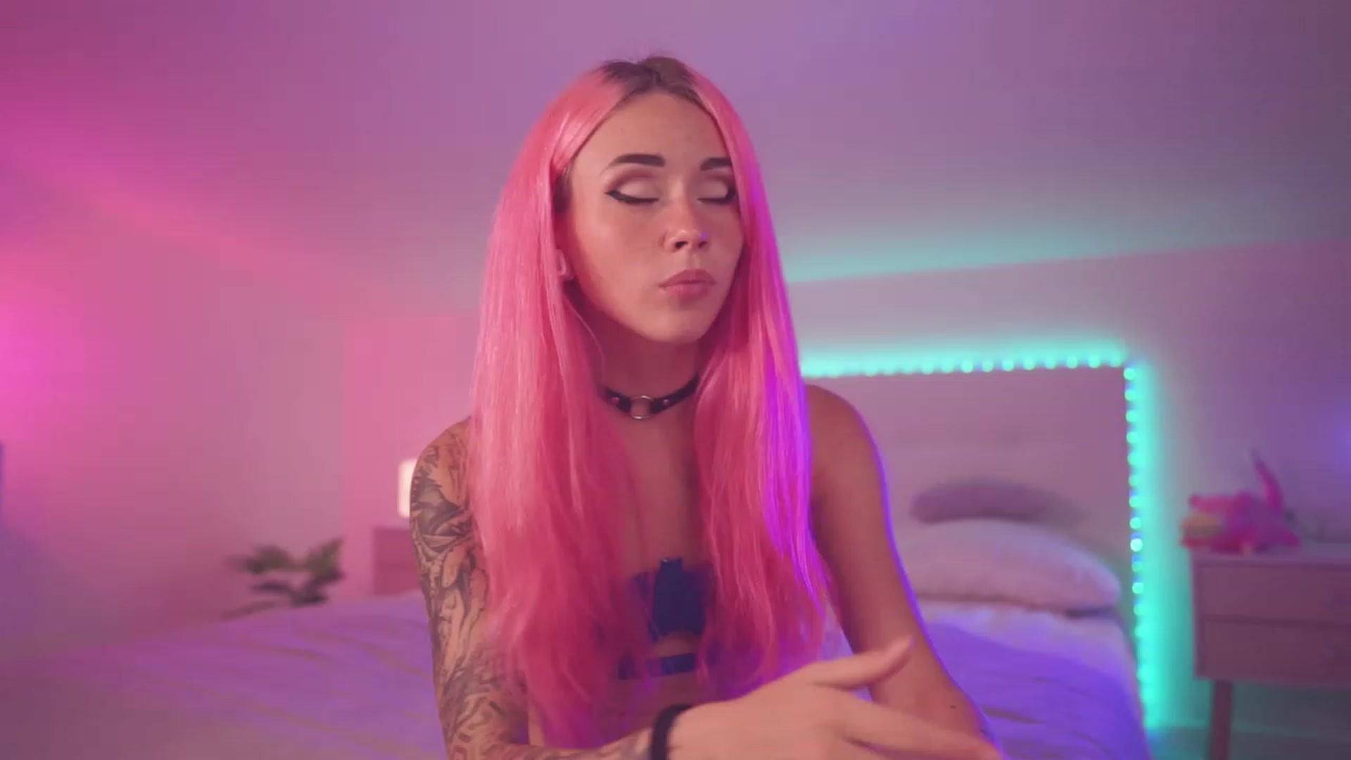 Gallery image thumbnail from Sarah_Pink's myfreecams stream on, 09/17/2023, 19:06 image 8 of 20