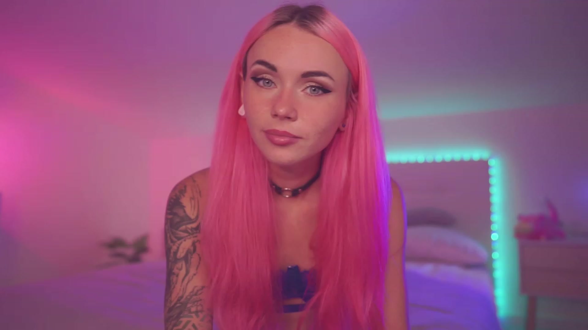 Gallery image thumbnail from Sarah_Pink's myfreecams stream on, 09/17/2023, 19:06 image 5 of 20