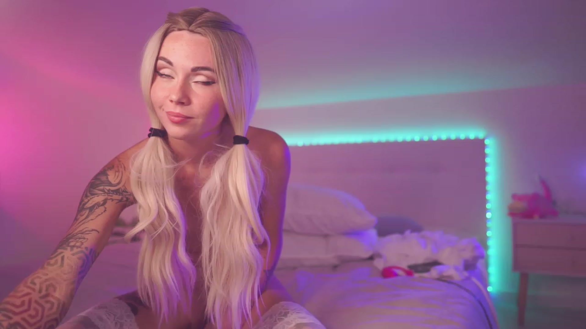 Gallery image thumbnail from Sarah_Pink's myfreecams stream on, 09/18/2023, 19:50 image 7 of 20