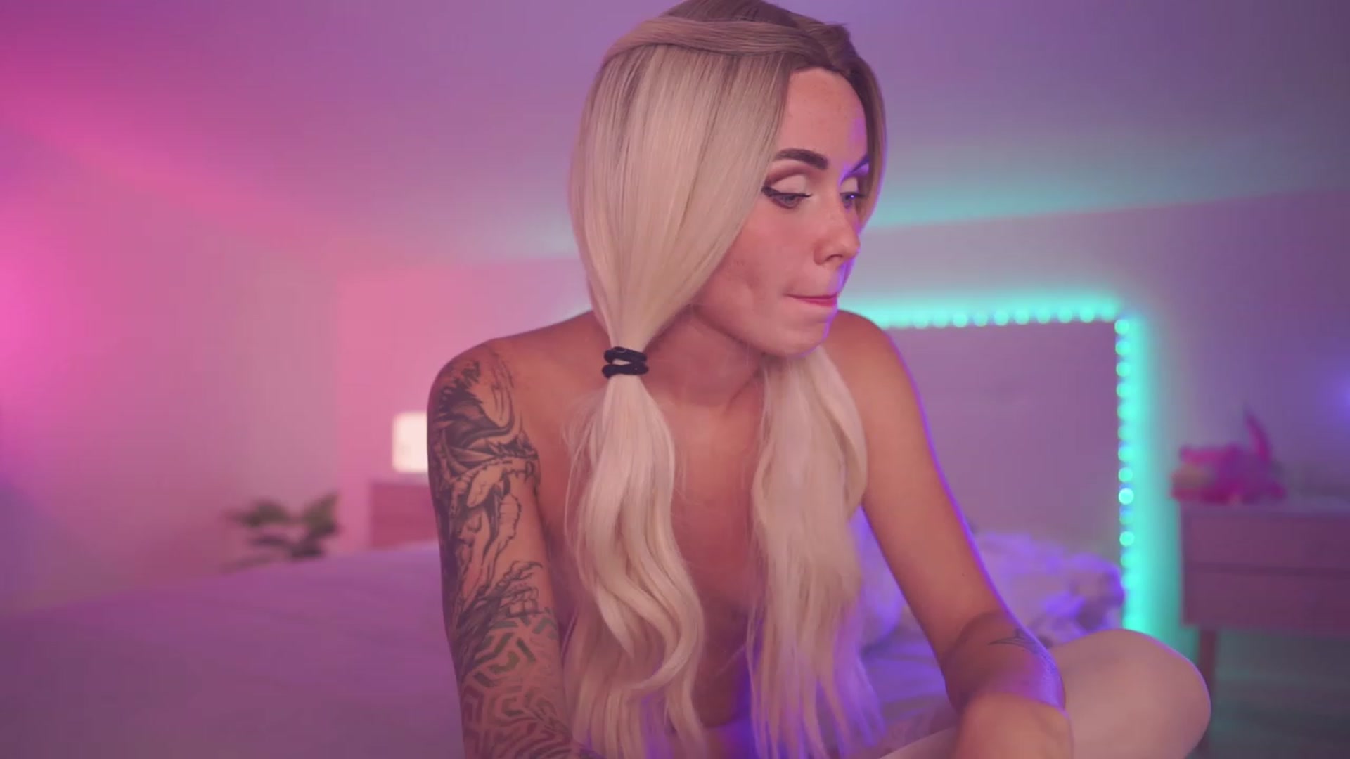 Gallery image thumbnail from Sarah_Pink's myfreecams stream on, 09/18/2023, 19:50 image 17 of 20