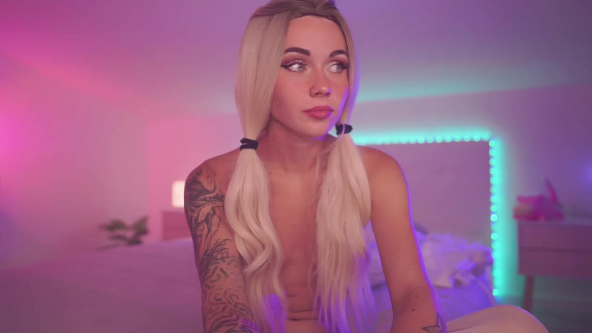 Gallery image thumbnail from Sarah_Pink's myfreecams stream on, 09/18/2023, 19:50 image 18 of 20