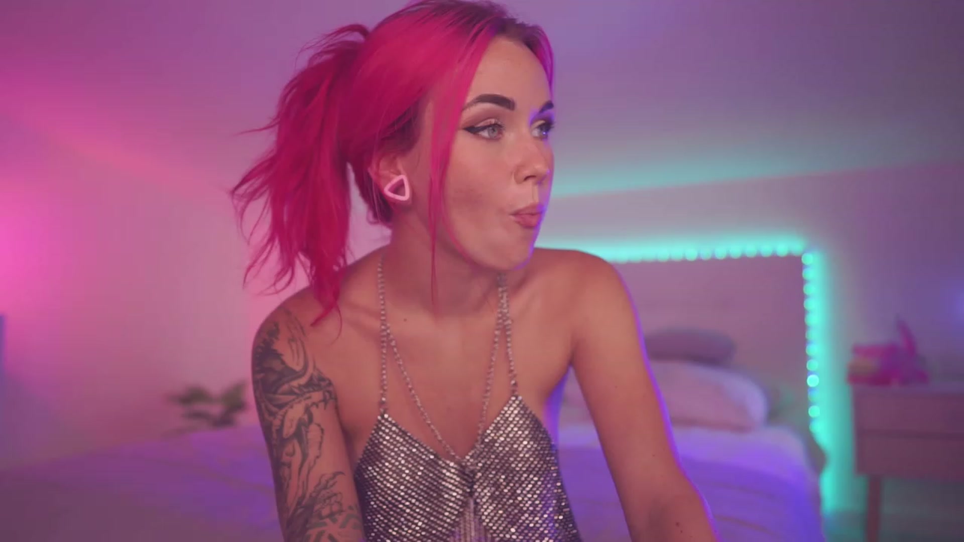 Gallery image thumbnail from Sarah_Pink's myfreecams stream on, 09/23/2023, 18:33 image 8 of 20